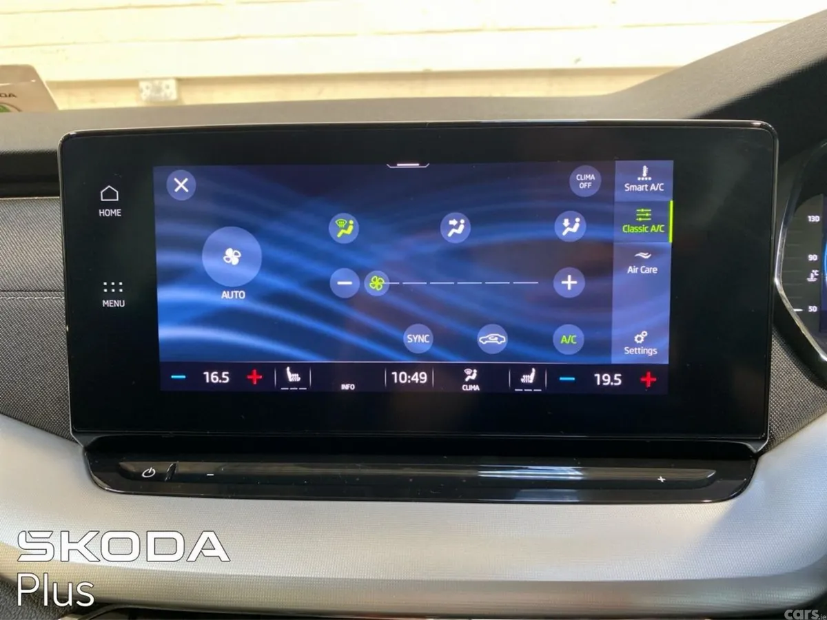 Skoda Octavia Saloon, Petrol, 2023, Blue