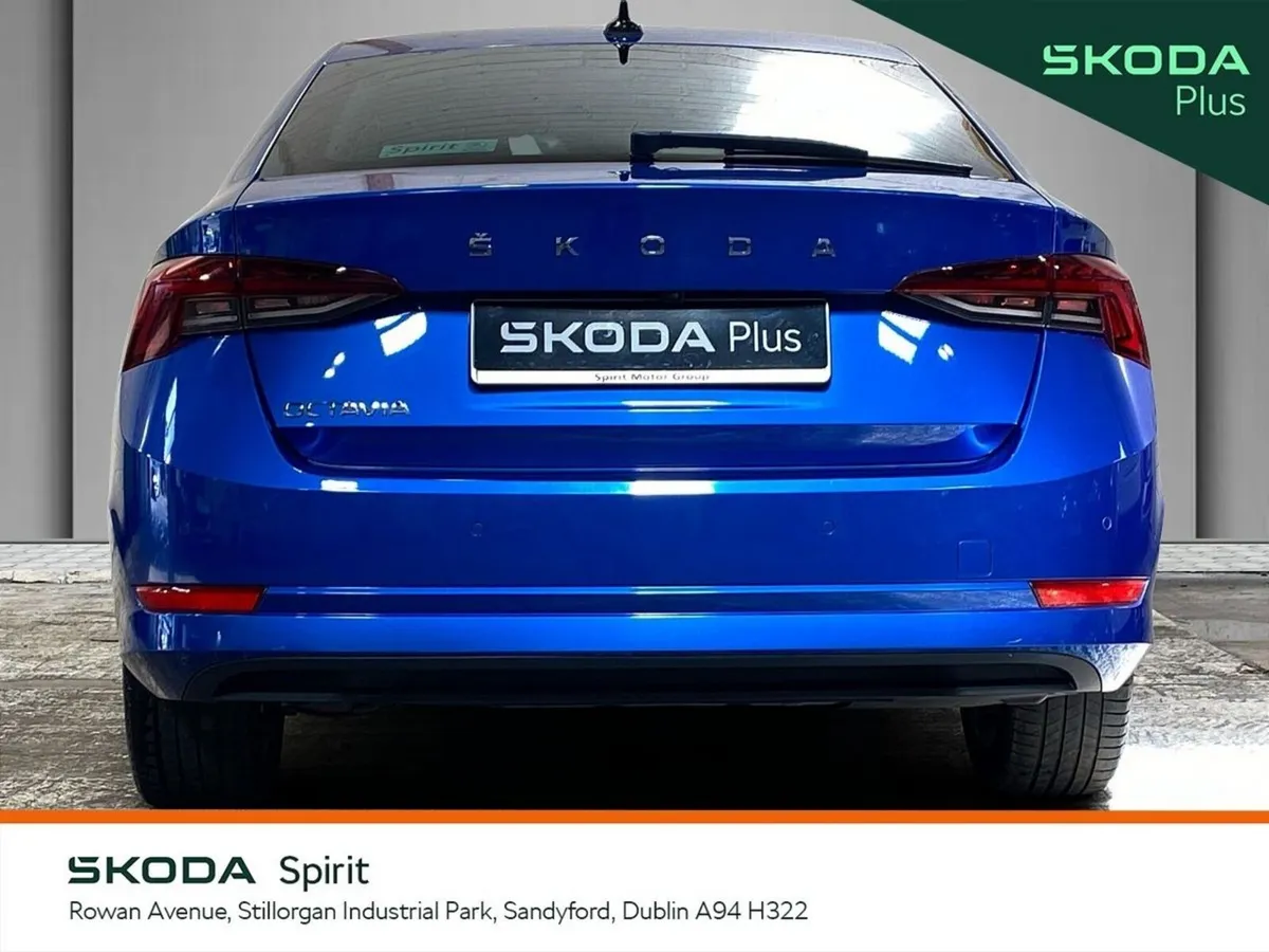 Skoda Octavia Saloon, Petrol, 2023, Blue