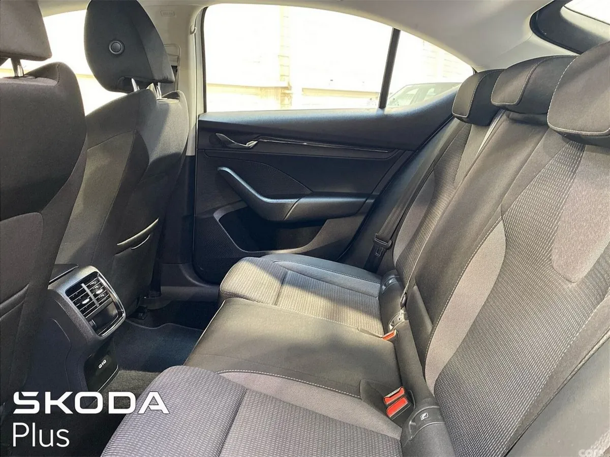 Skoda Octavia Saloon, Petrol Hybrid, 2024, White