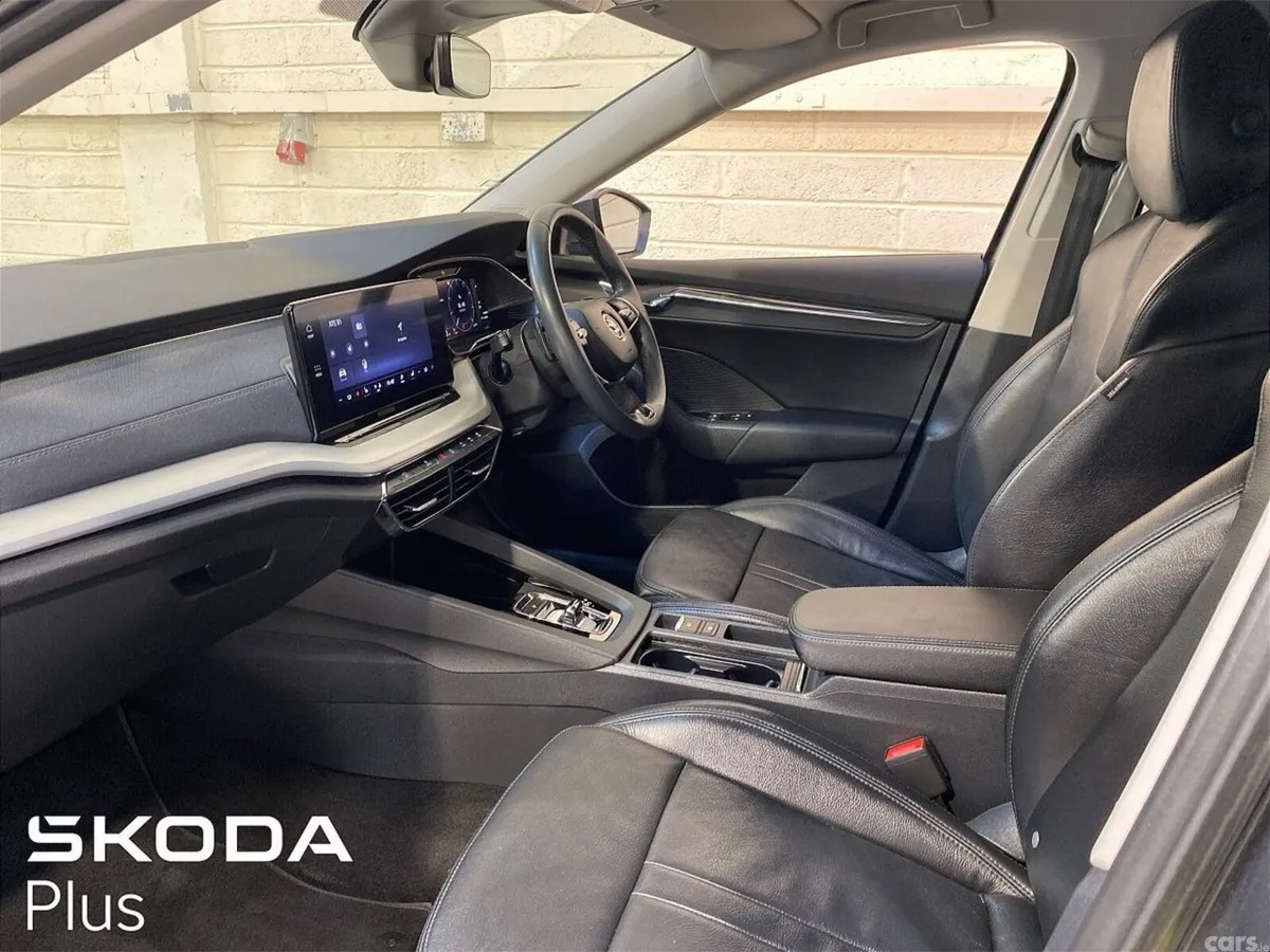Skoda Octavia Saloon, Petrol Hybrid, 2024, Grey