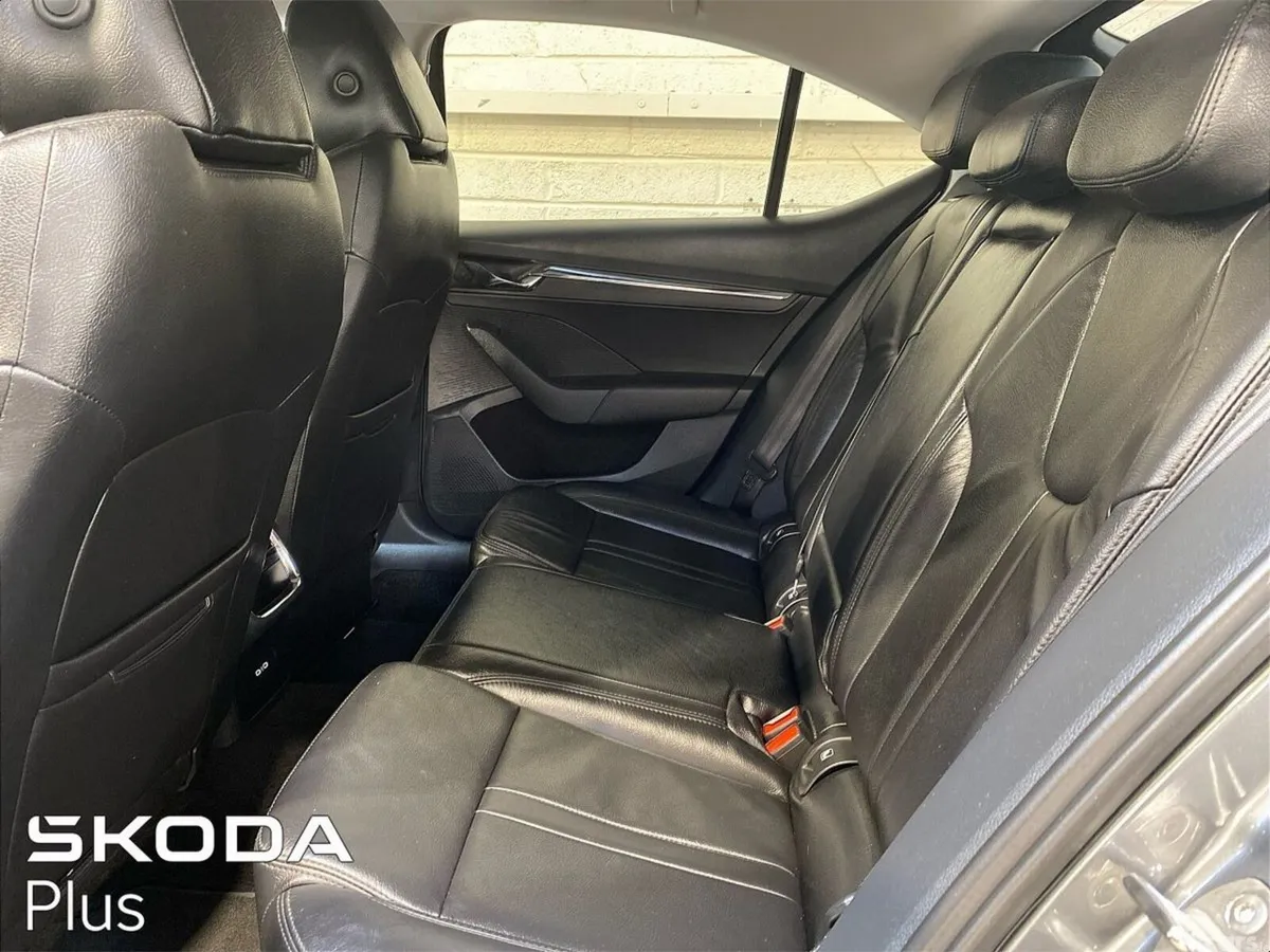 Skoda Octavia Saloon, Petrol Hybrid, 2024, Grey