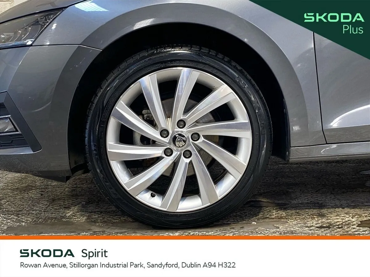 Skoda Octavia Saloon, Petrol Hybrid, 2024, Grey