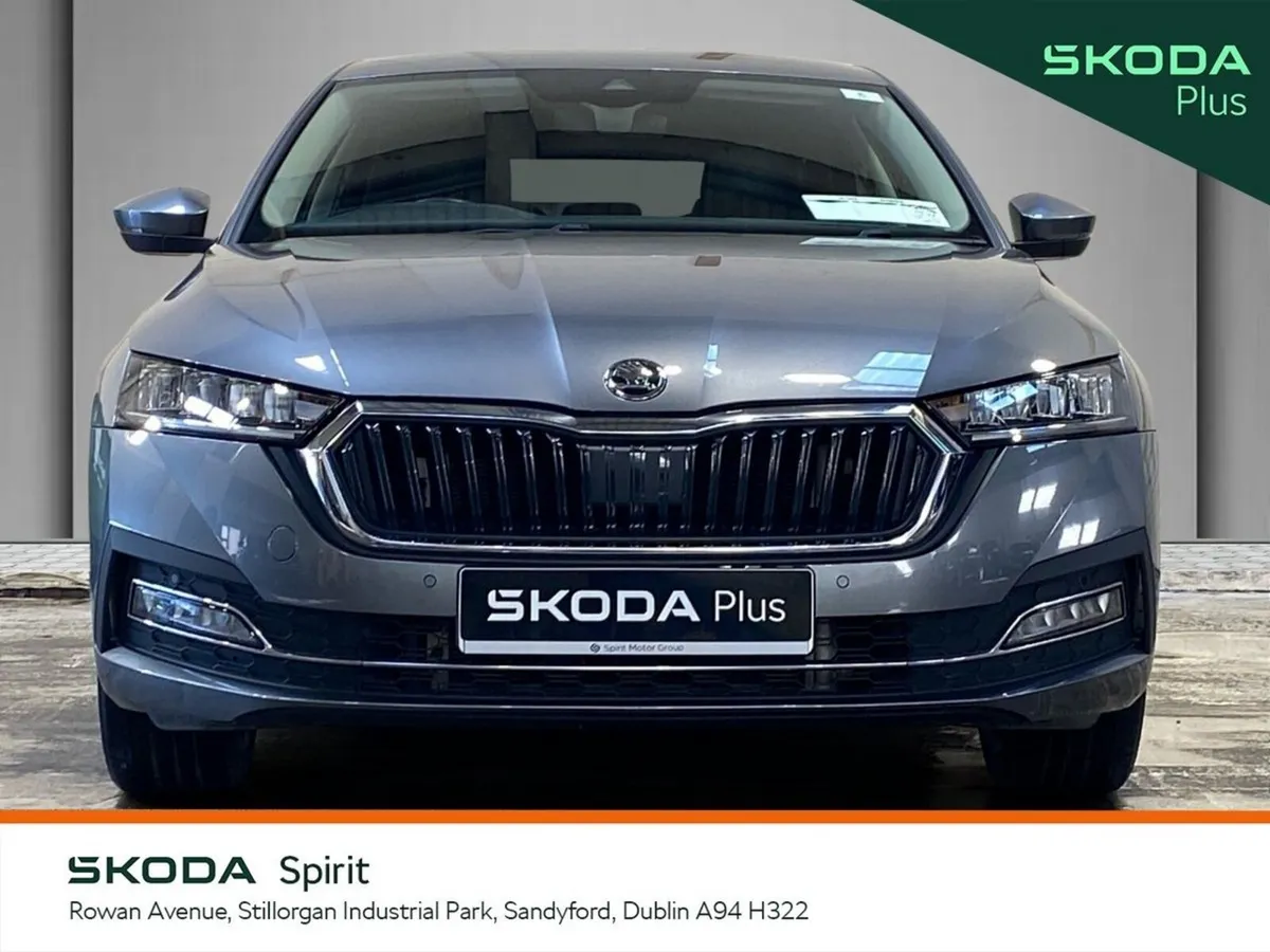 Skoda Octavia Saloon, Petrol Hybrid, 2024, Grey