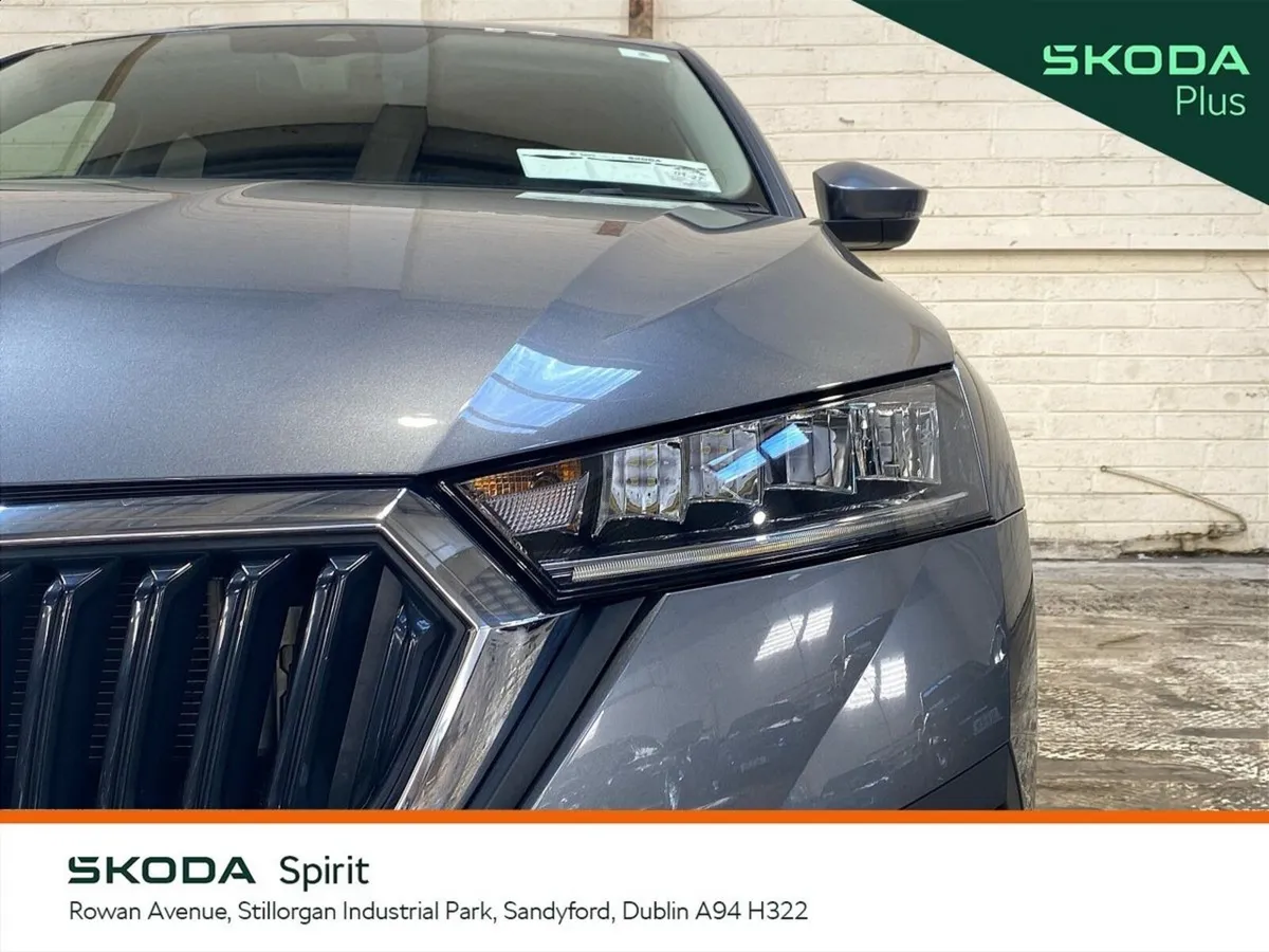 Skoda Octavia Saloon, Petrol Hybrid, 2024, Grey