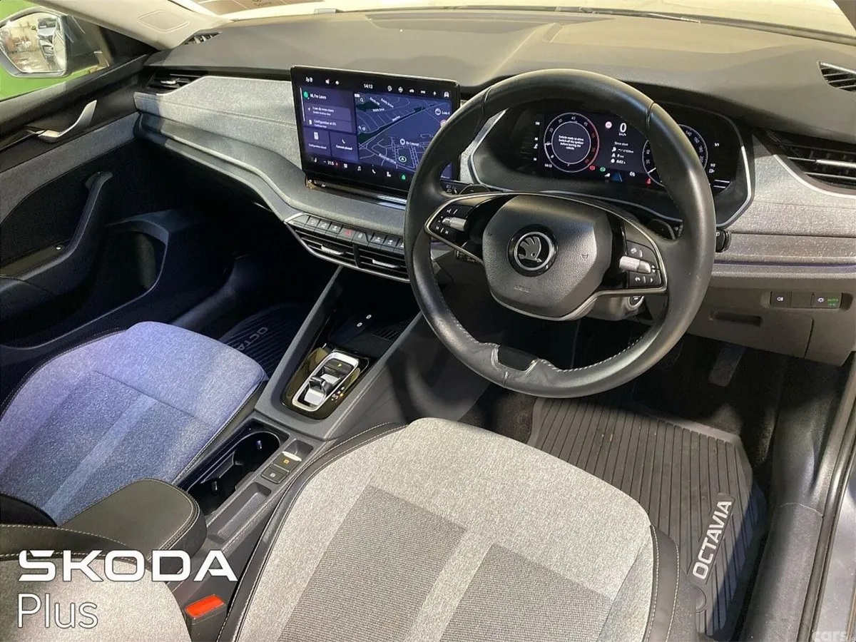 Skoda Octavia Saloon, Diesel, 2024, Grey