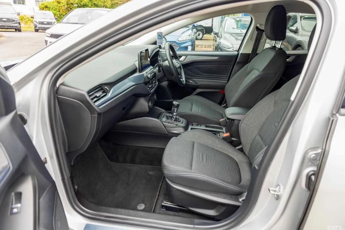 Ford Focus Hatchback, Diesel, 2020, Grey