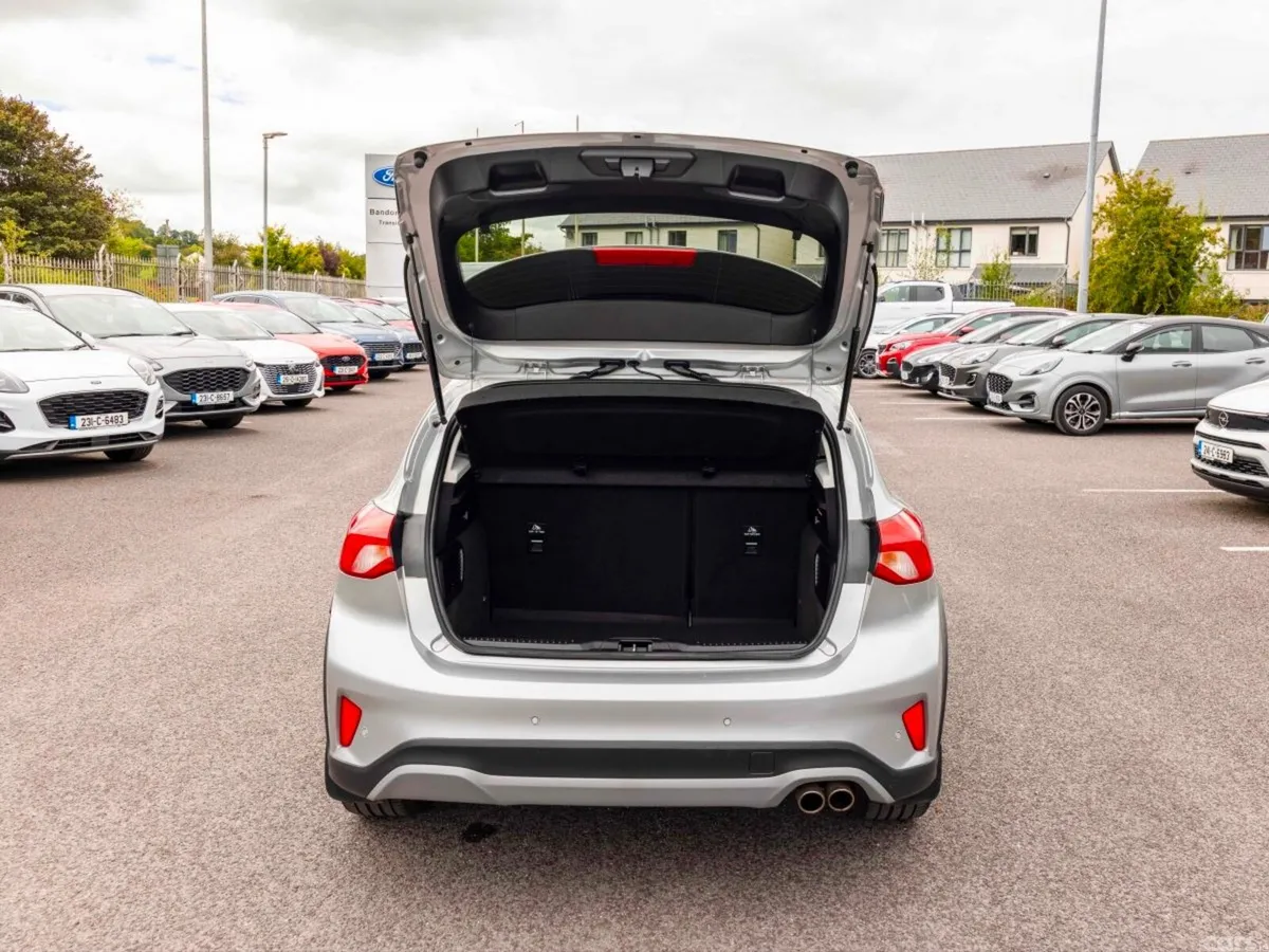 Ford Focus Hatchback, Diesel, 2020, Grey
