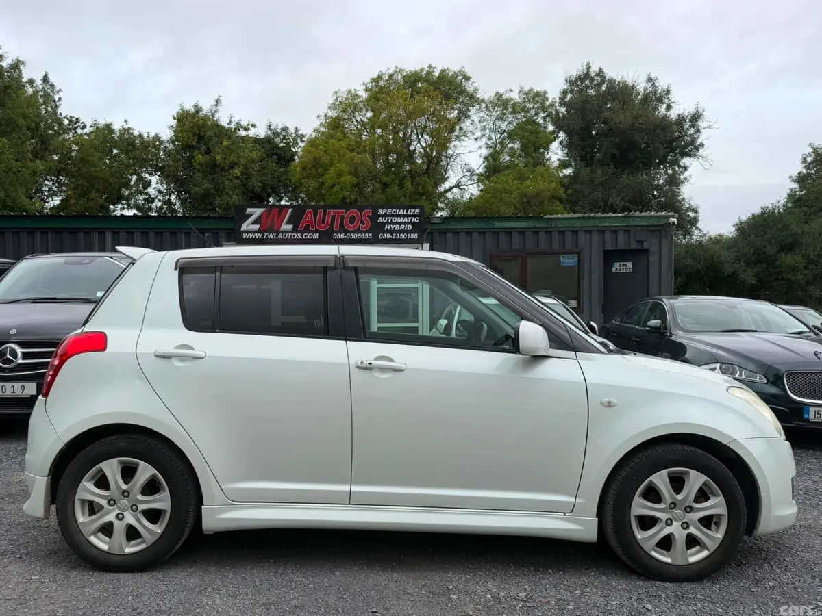 Suzuki Swift Hatchback, Petrol, 2009, White