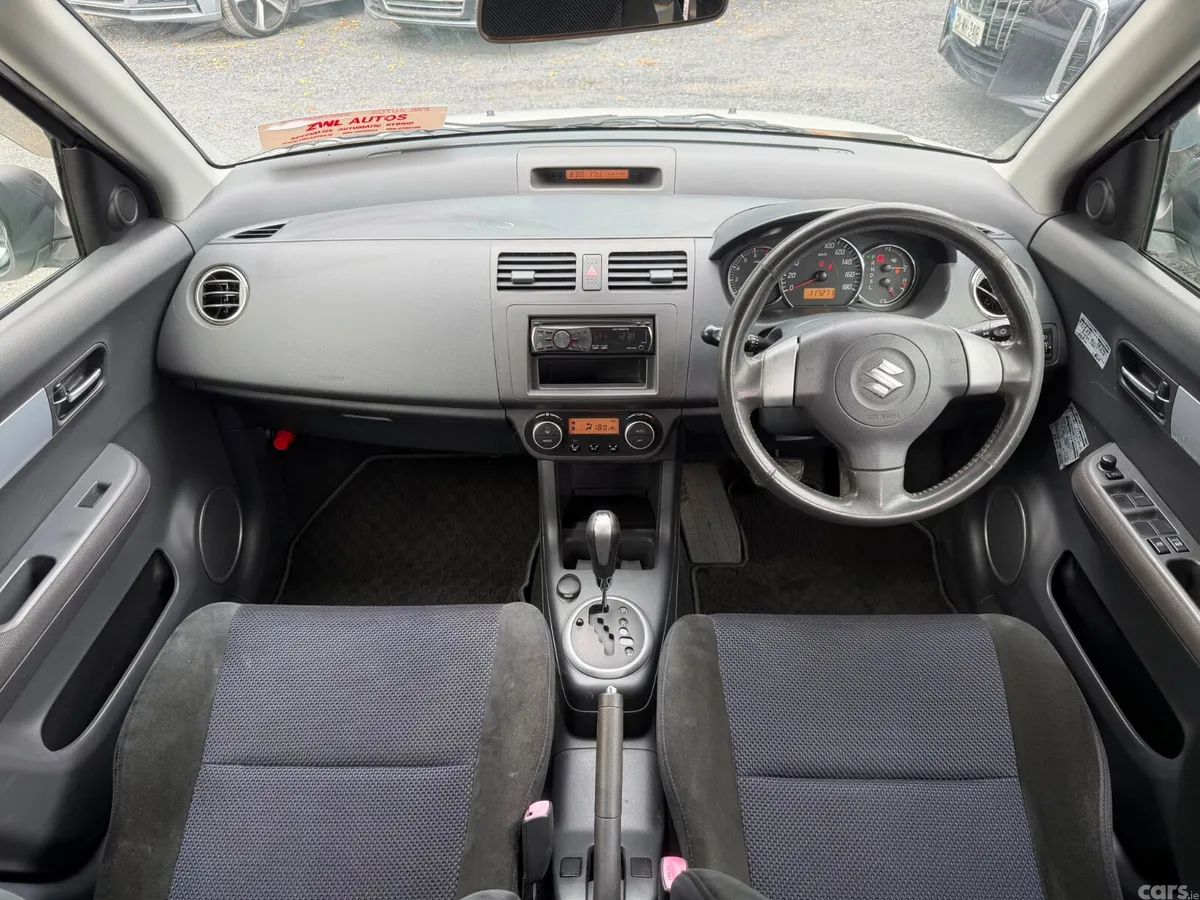 Suzuki Swift Hatchback, Petrol, 2009, White