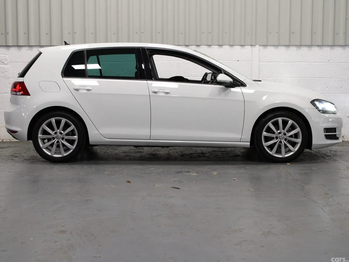 Volkswagen Golf Hatchback, Petrol, 2017, White