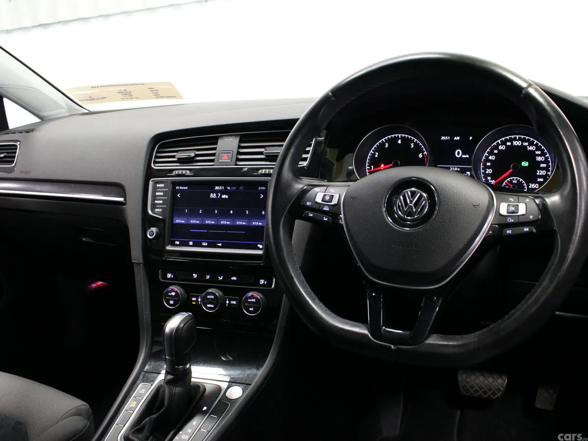 Volkswagen Golf Hatchback, Petrol, 2017, White