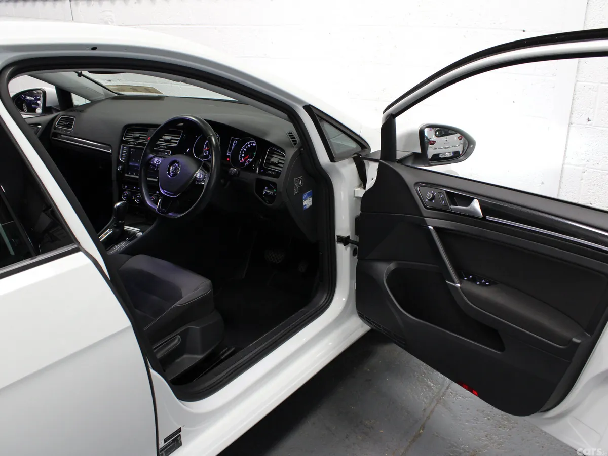 Volkswagen Golf Hatchback, Petrol, 2017, White