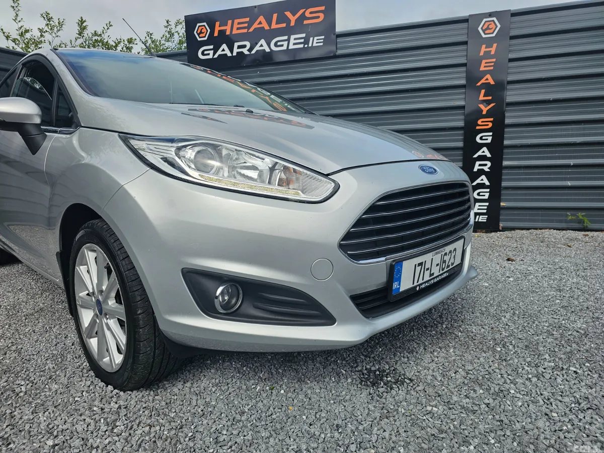 Ford Fiesta Hatchback, Petrol, 2017, Grey