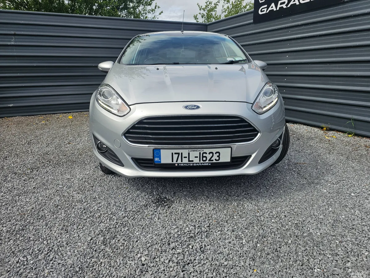 Ford Fiesta Hatchback, Petrol, 2017, Grey