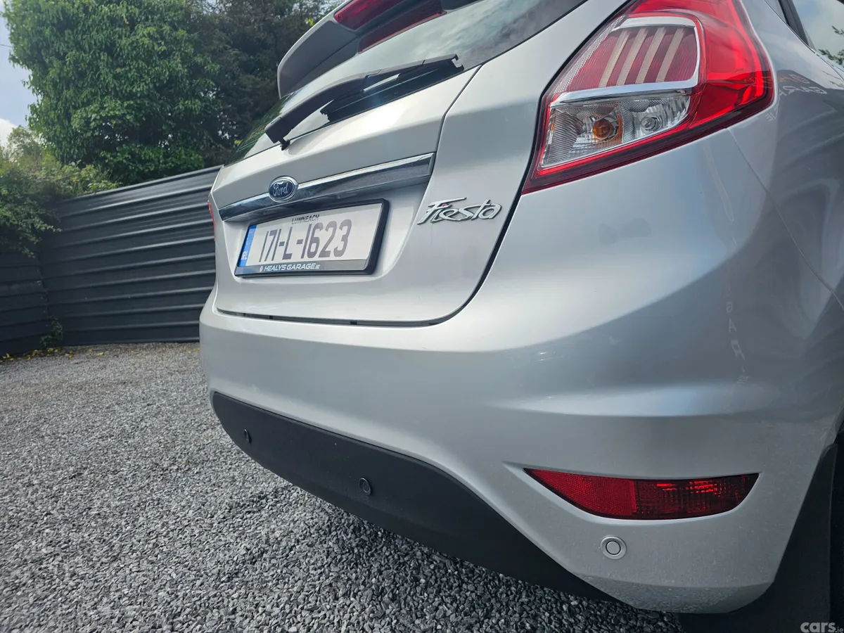 Ford Fiesta Hatchback, Petrol, 2017, Grey