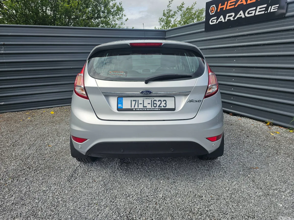 Ford Fiesta Hatchback, Petrol, 2017, Grey