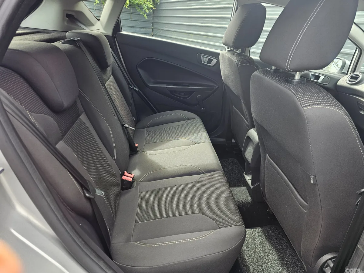 Ford Fiesta Hatchback, Petrol, 2017, Grey