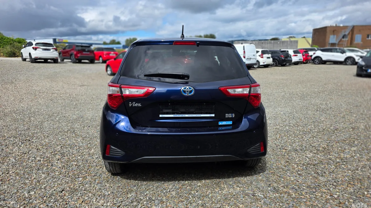 Toyota Vitz Hatchback, Petrol Hybrid, 2018, Blue