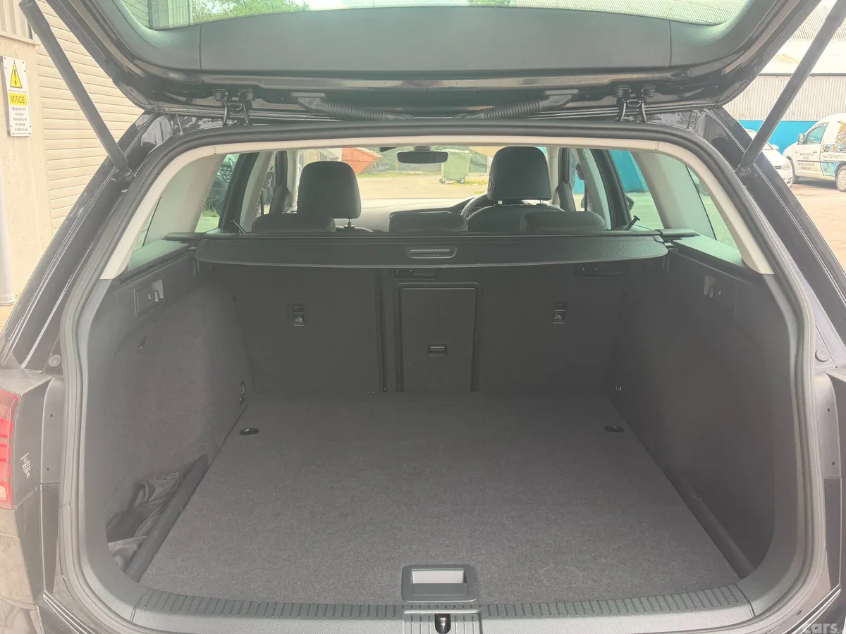 Volkswagen Golf Estate, Petrol, 2021, Black