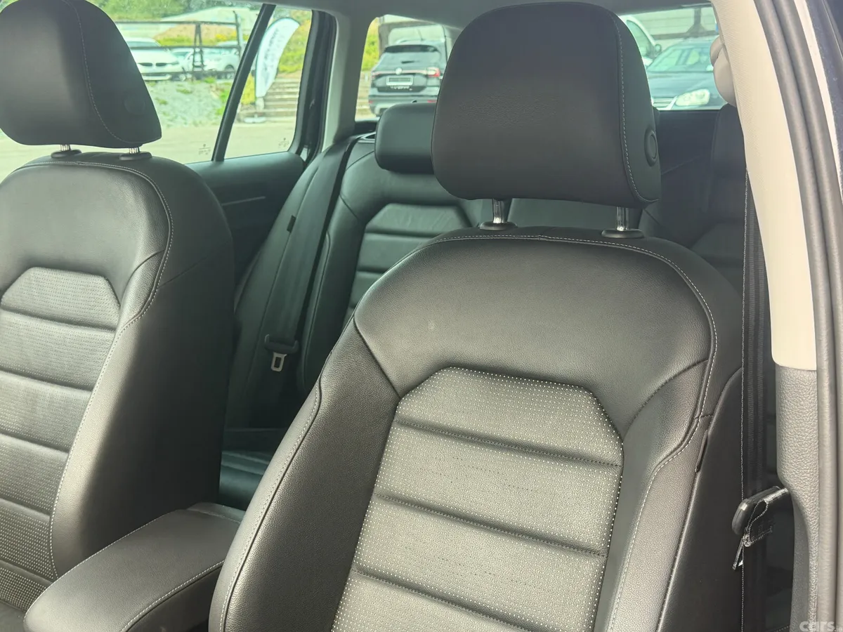 Volkswagen Golf Estate, Petrol, 2021, Black