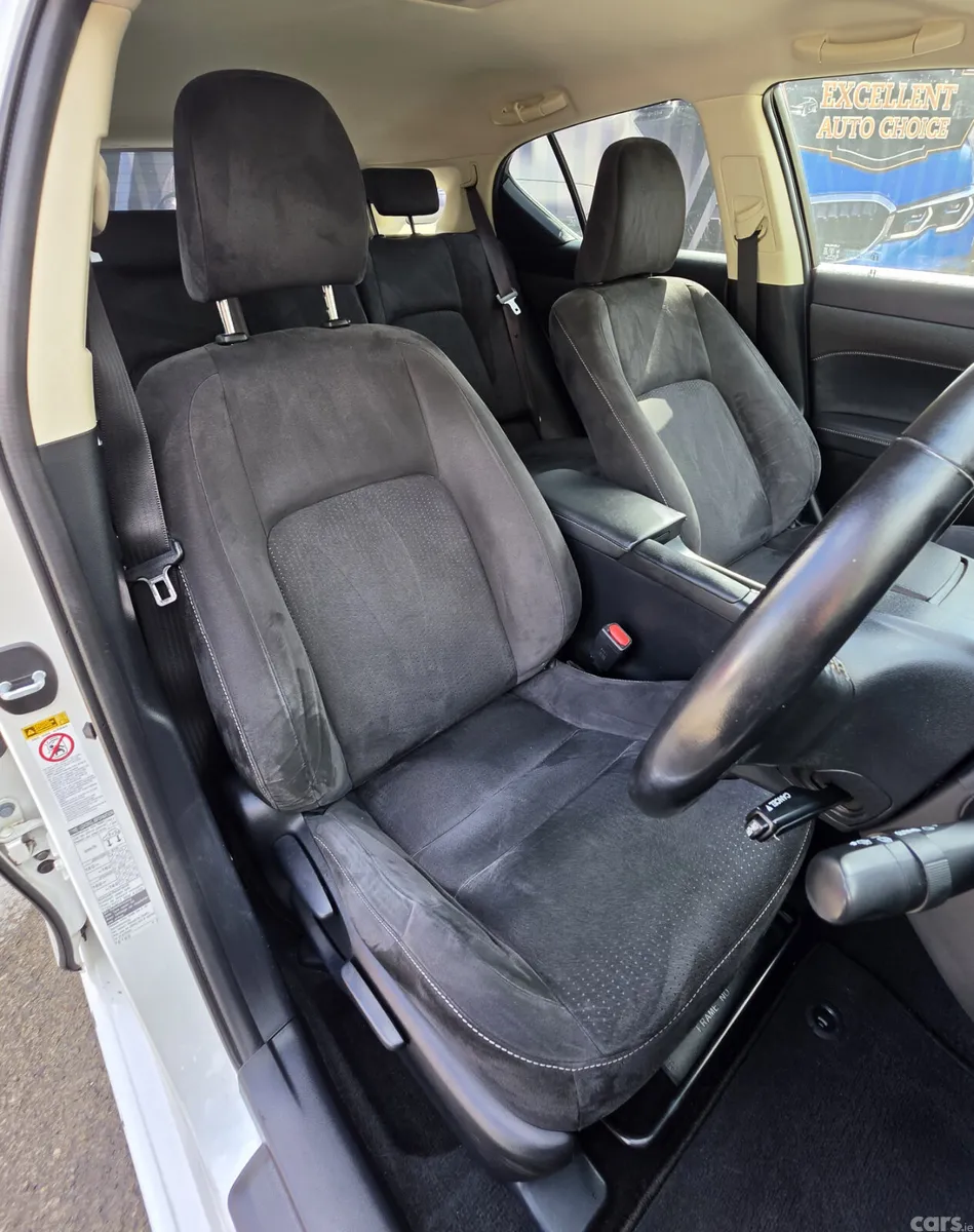 Lexus CT Hatchback, Petrol Hybrid, 2016, White
