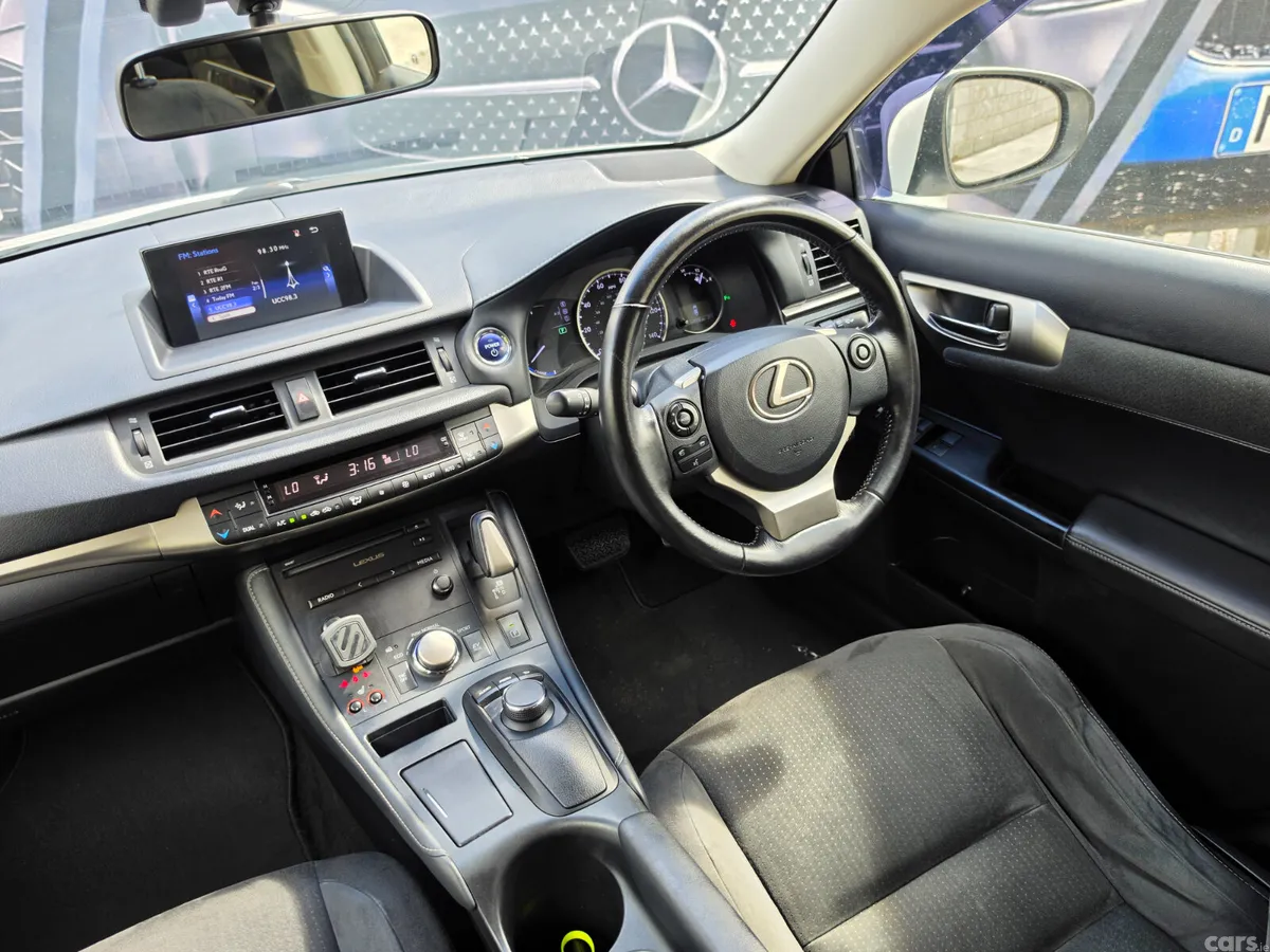 Lexus CT Hatchback, Petrol Hybrid, 2016, White