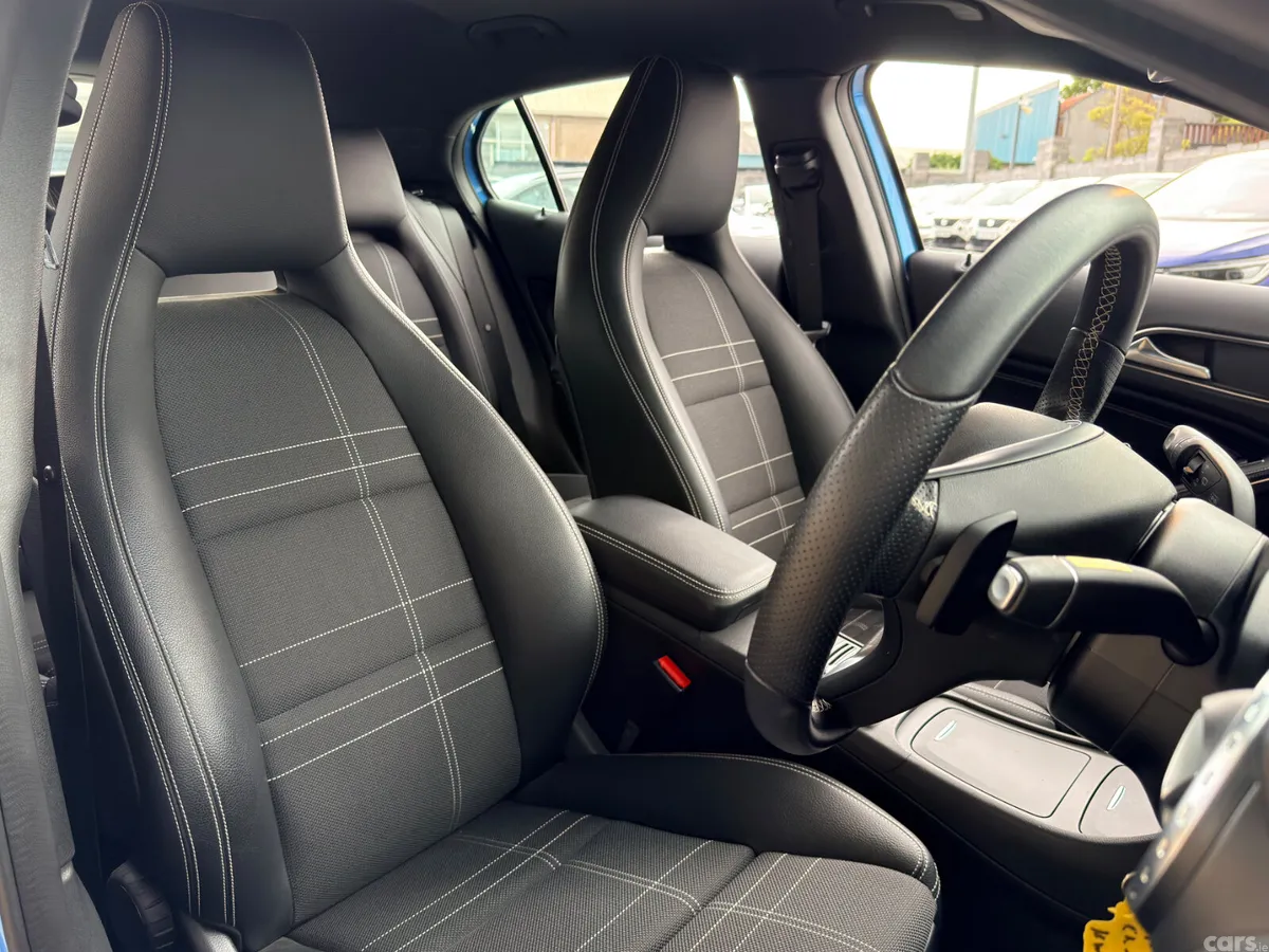 Mercedes-Benz GLA Hatchback, Petrol, 2016, Blue