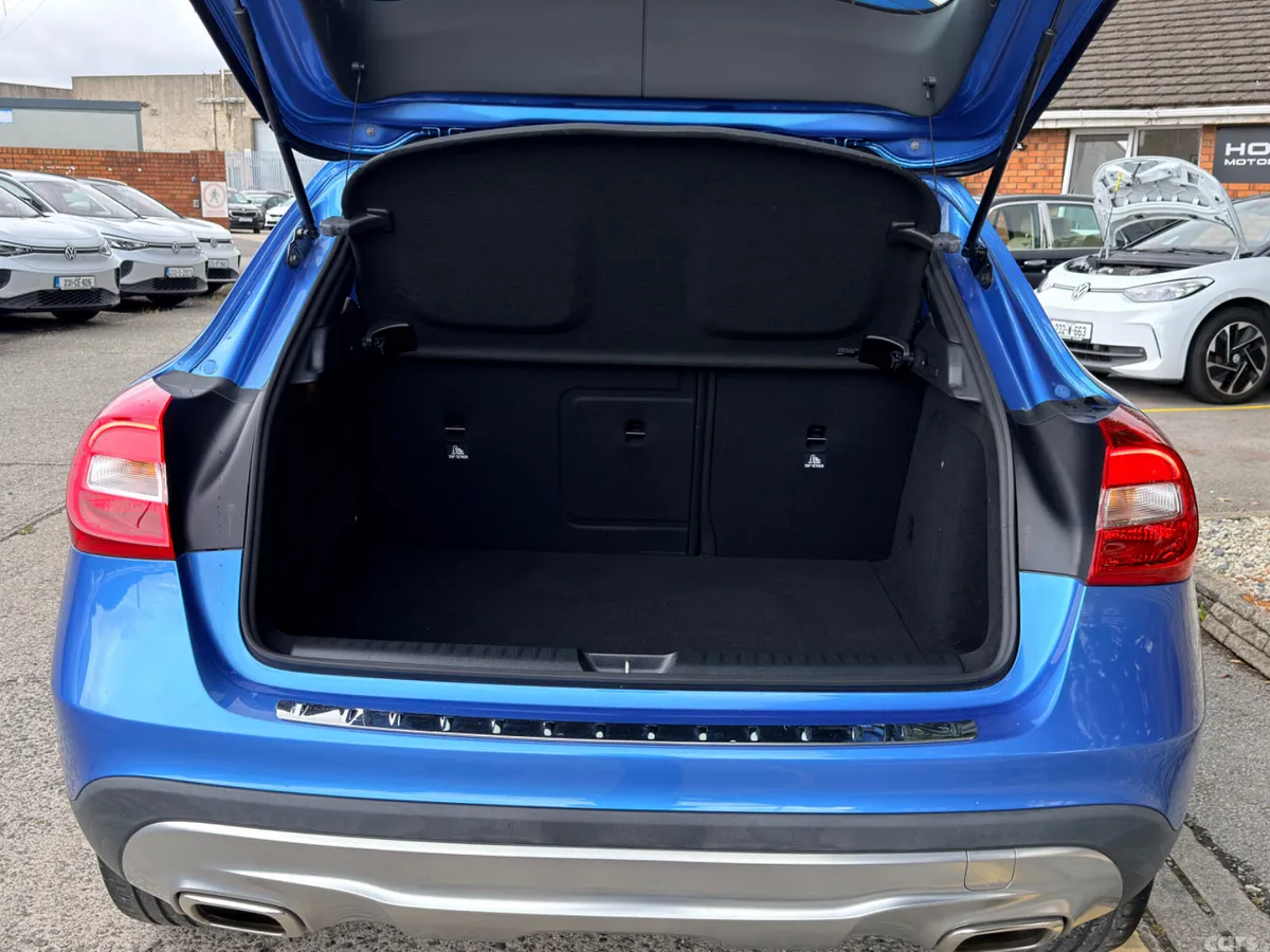 Mercedes-Benz GLA Hatchback, Petrol, 2016, Blue