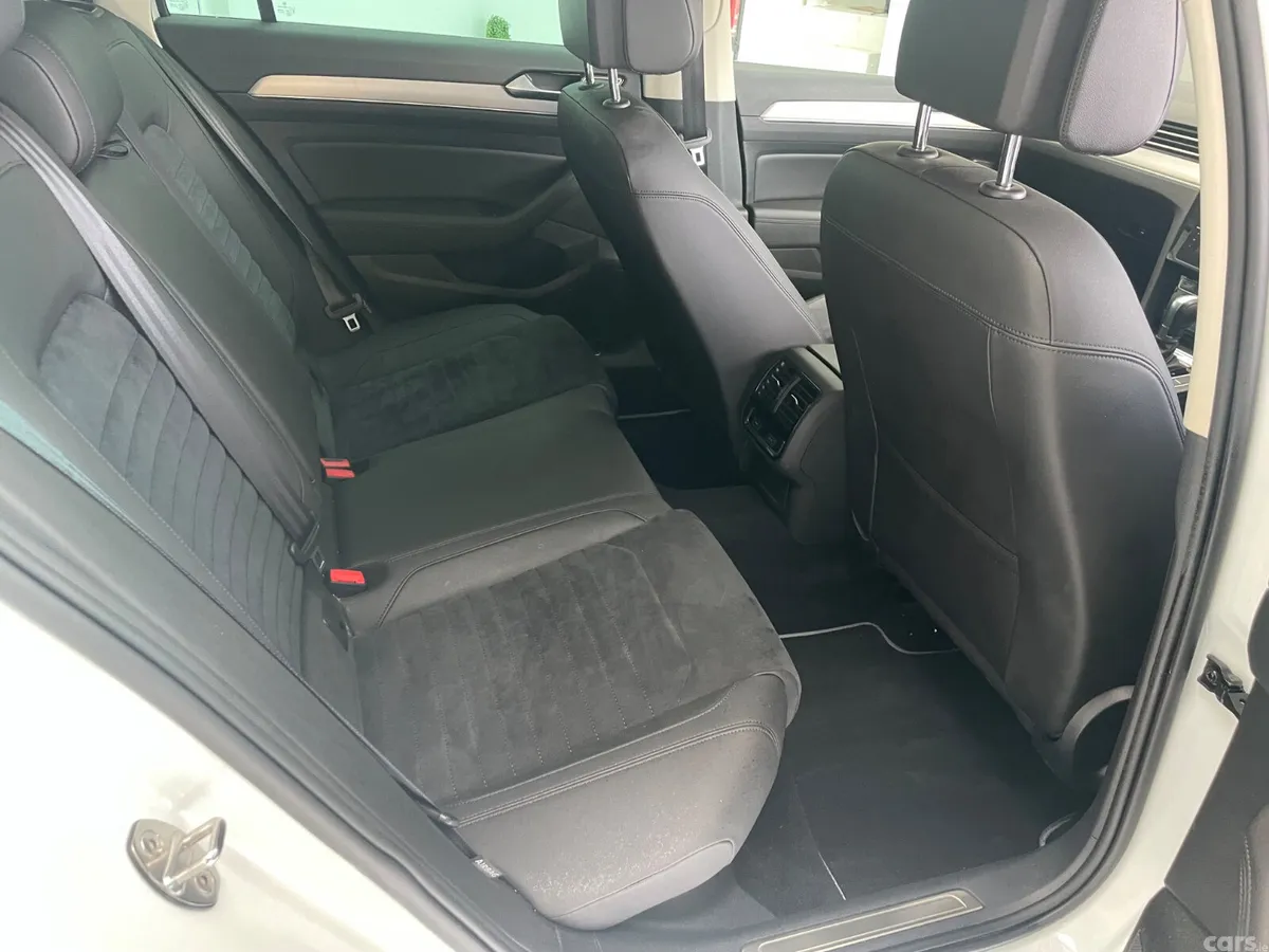 Volkswagen Passat Estate, Diesel, 2019, White