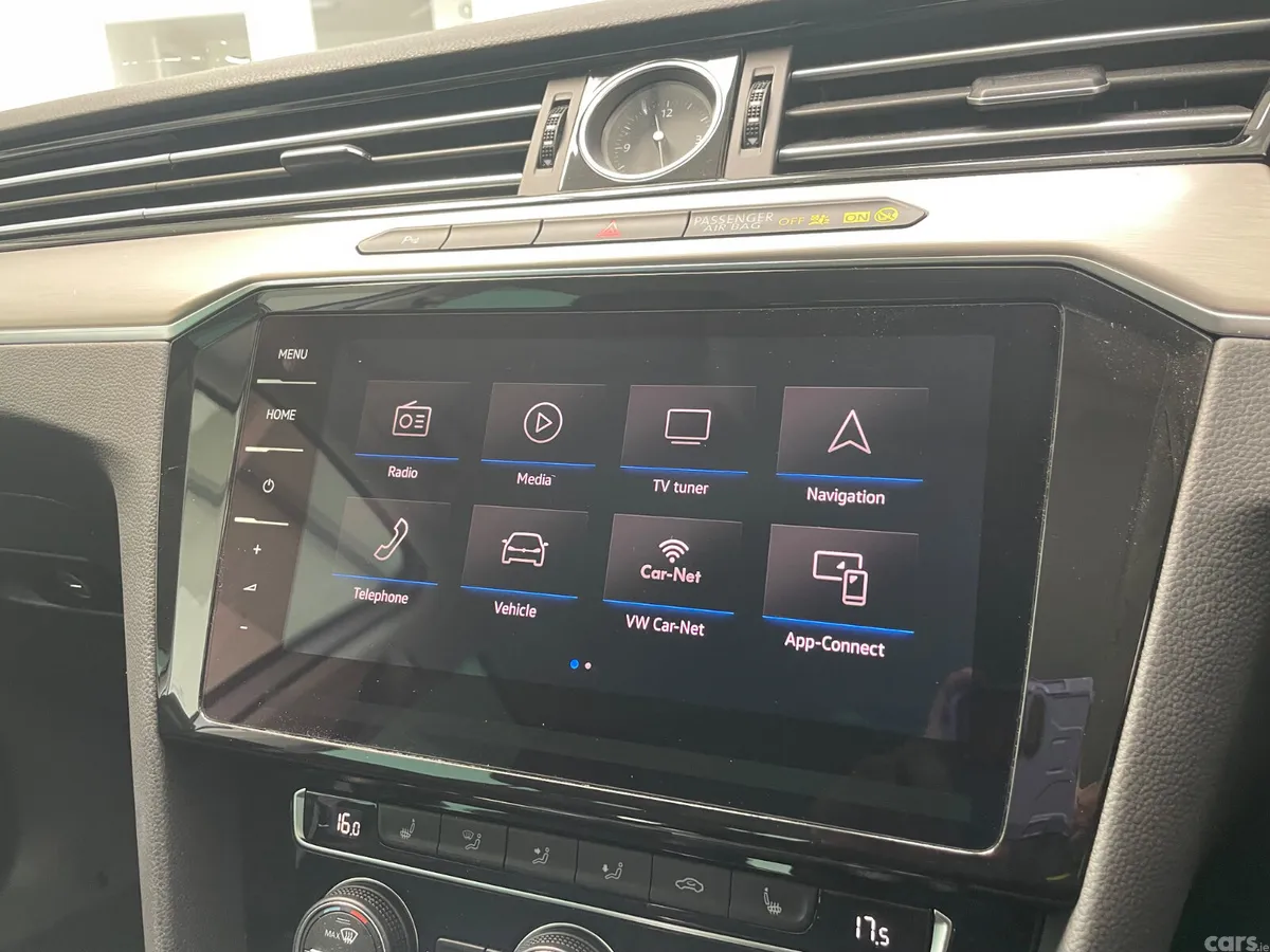 Volkswagen Passat Estate, Diesel, 2019, White