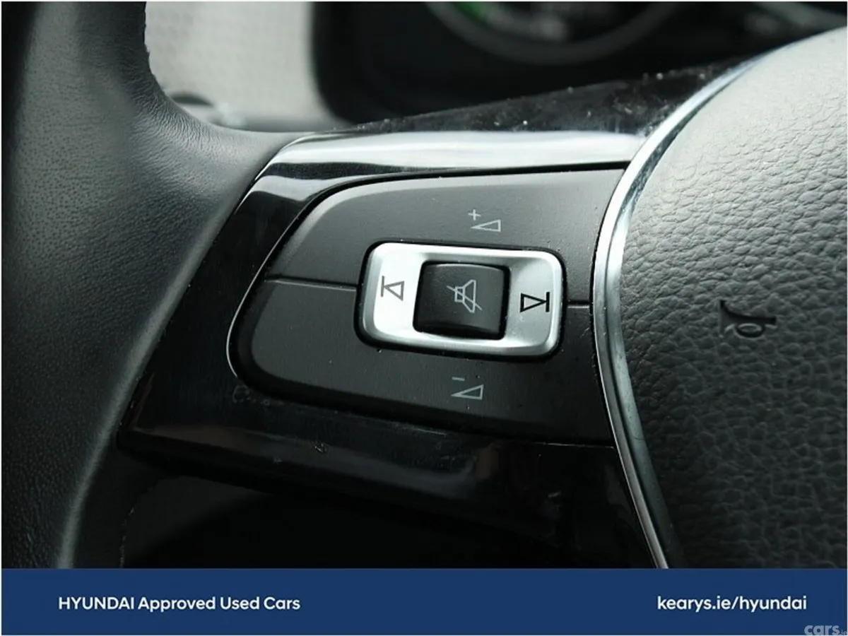 Volkswagen e-up! Hatchback, Electric, 2023, White