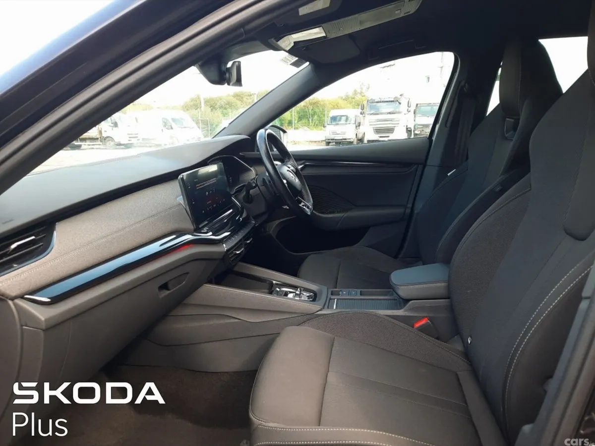 Skoda Octavia Saloon, Diesel, 2024, Black