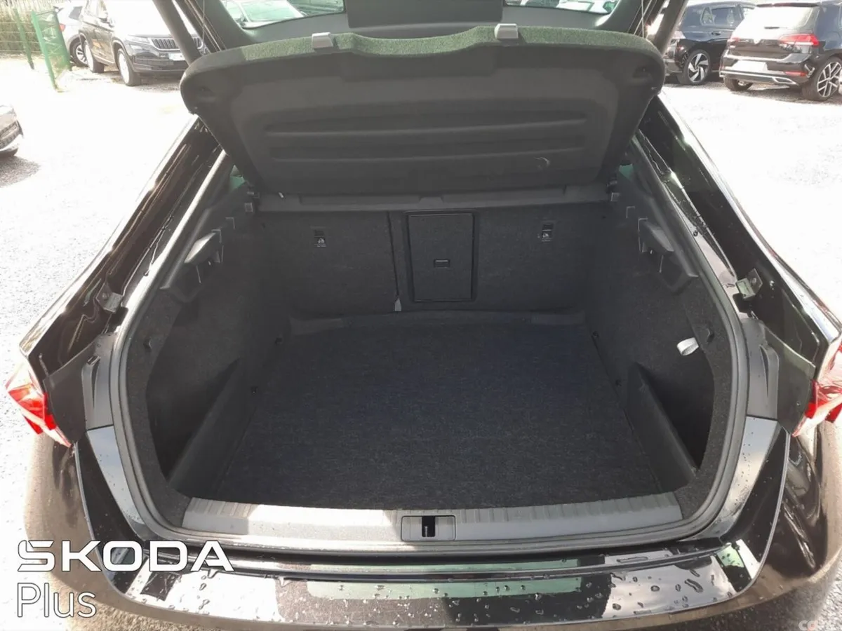 Skoda Octavia Saloon, Diesel, 2024, Black