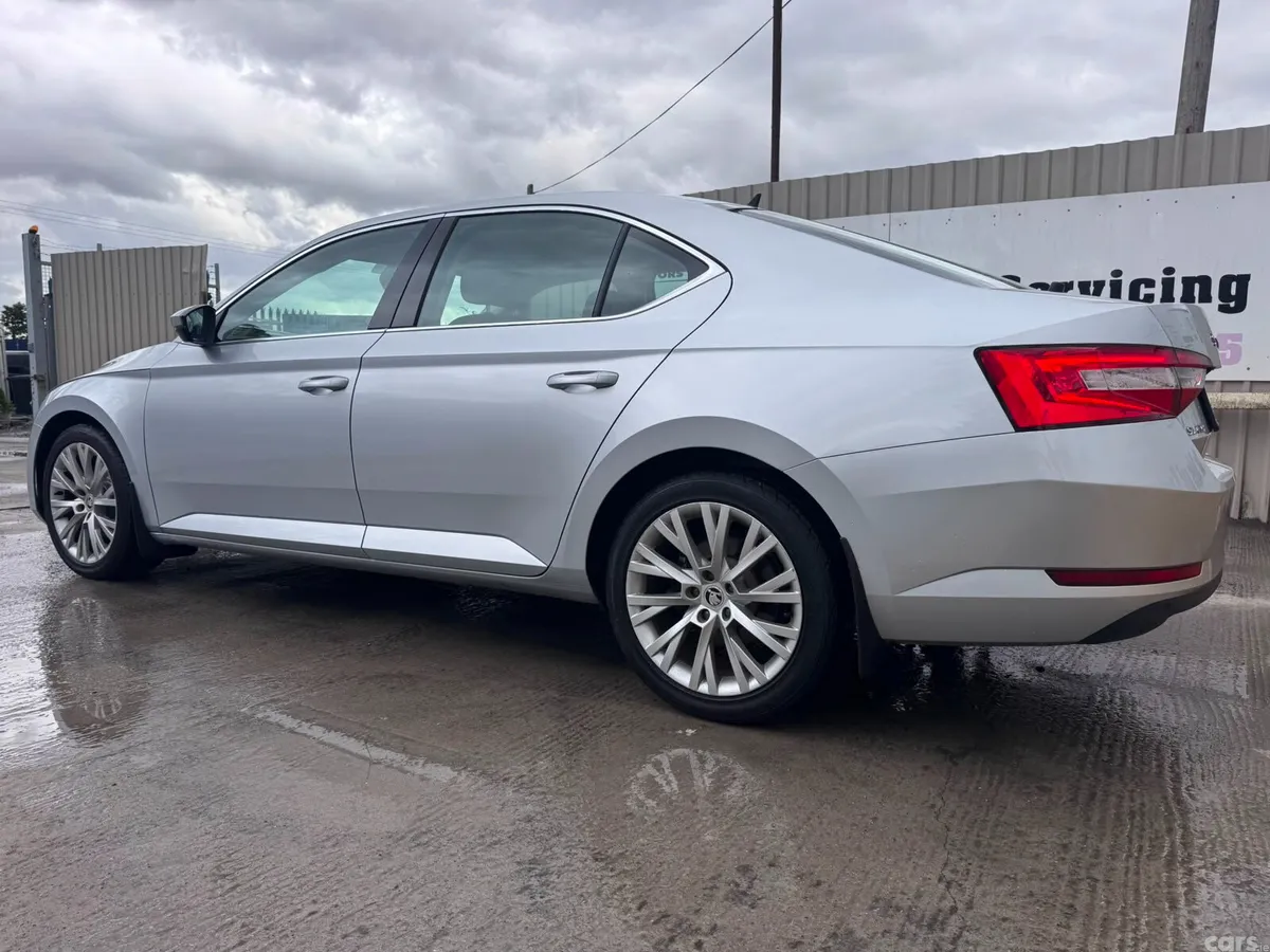 Skoda Superb Saloon, Diesel, 2020, Grey