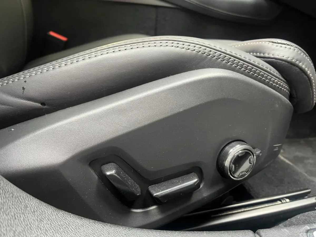Volvo V60 Estate, Petrol Hybrid, 2025, Black