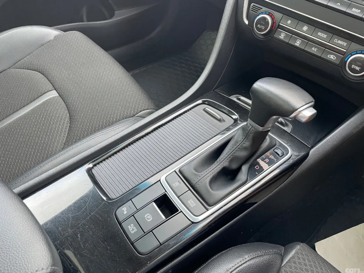 Kia Optima Estate, Diesel, 2018, Red