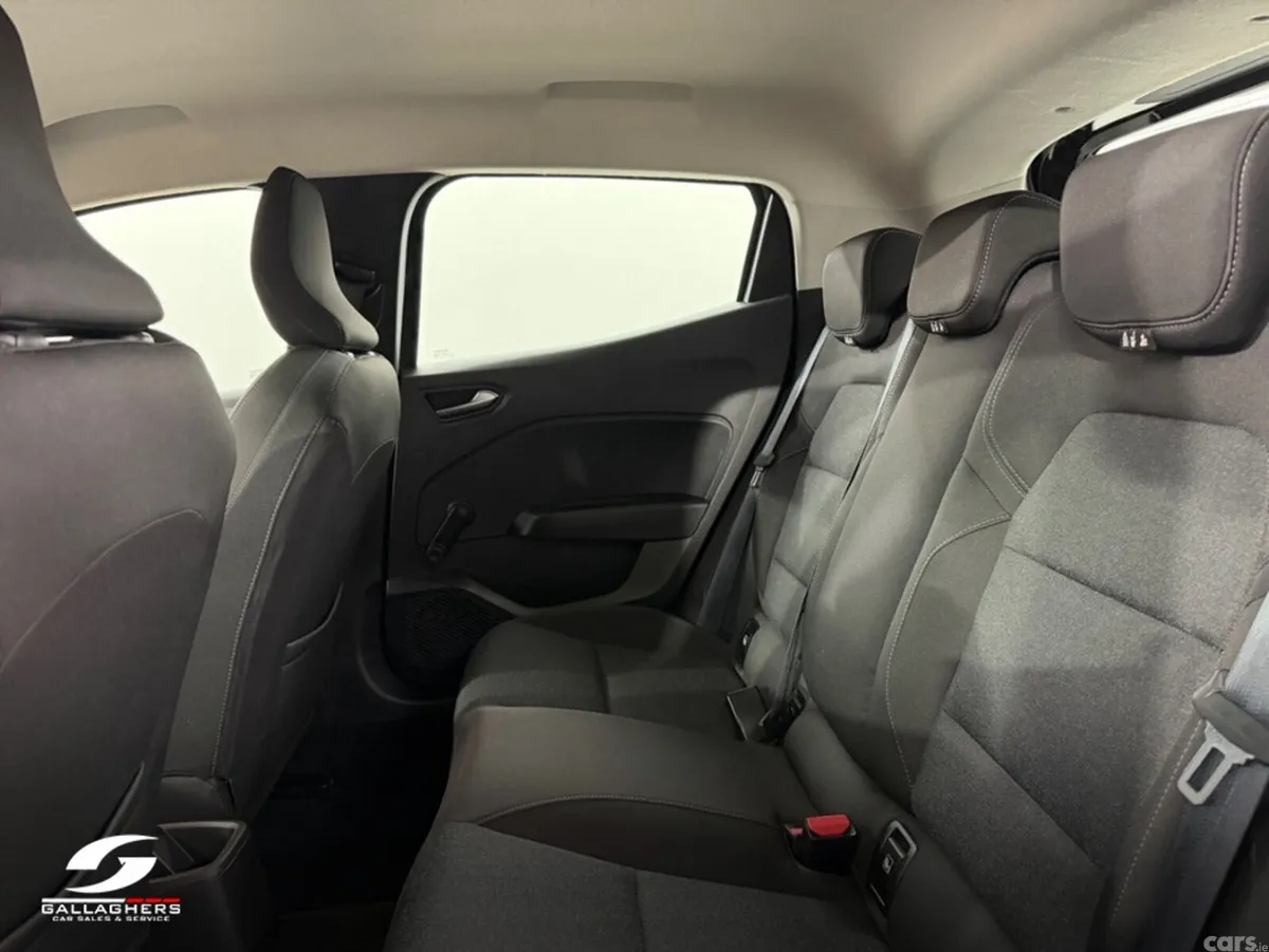 Renault Clio Hatchback, Petrol, 2022, Black