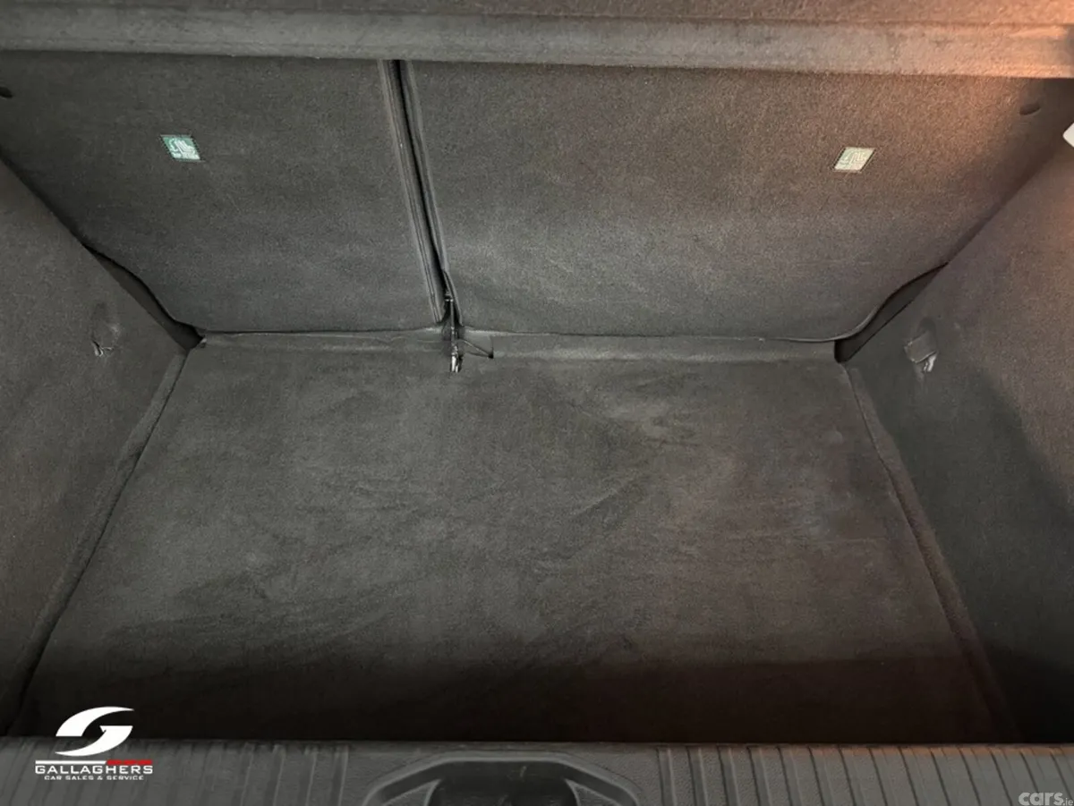Renault Clio Hatchback, Petrol, 2022, Black