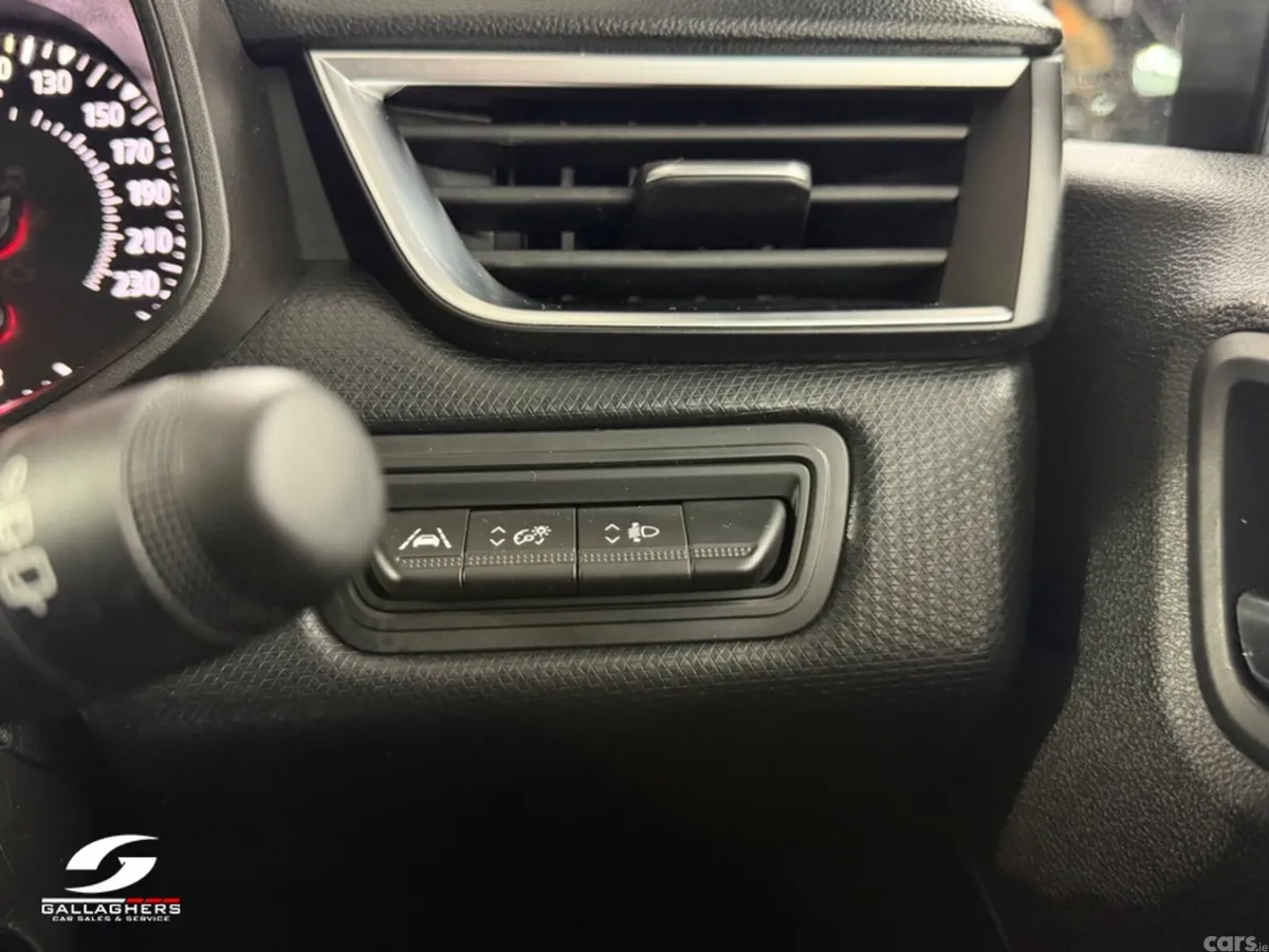 Renault Clio Hatchback, Petrol, 2022, Black