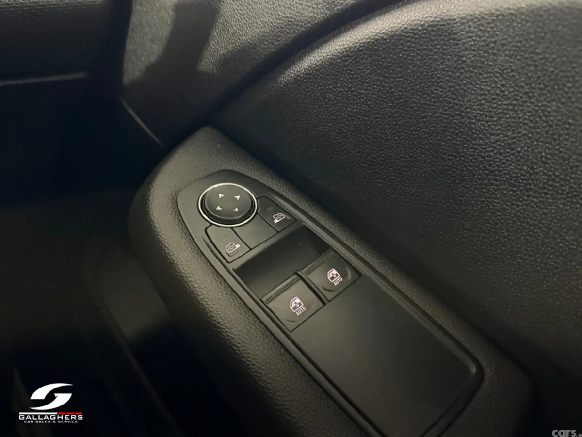Renault Clio Hatchback, Petrol, 2022, Black