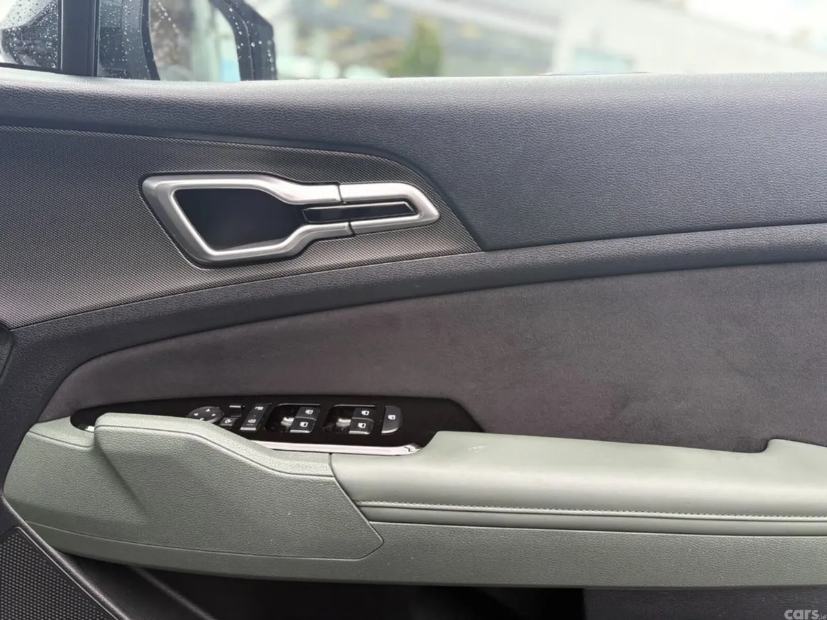 Kia Sportage MPV, Petrol Hybrid, 2024, Grey