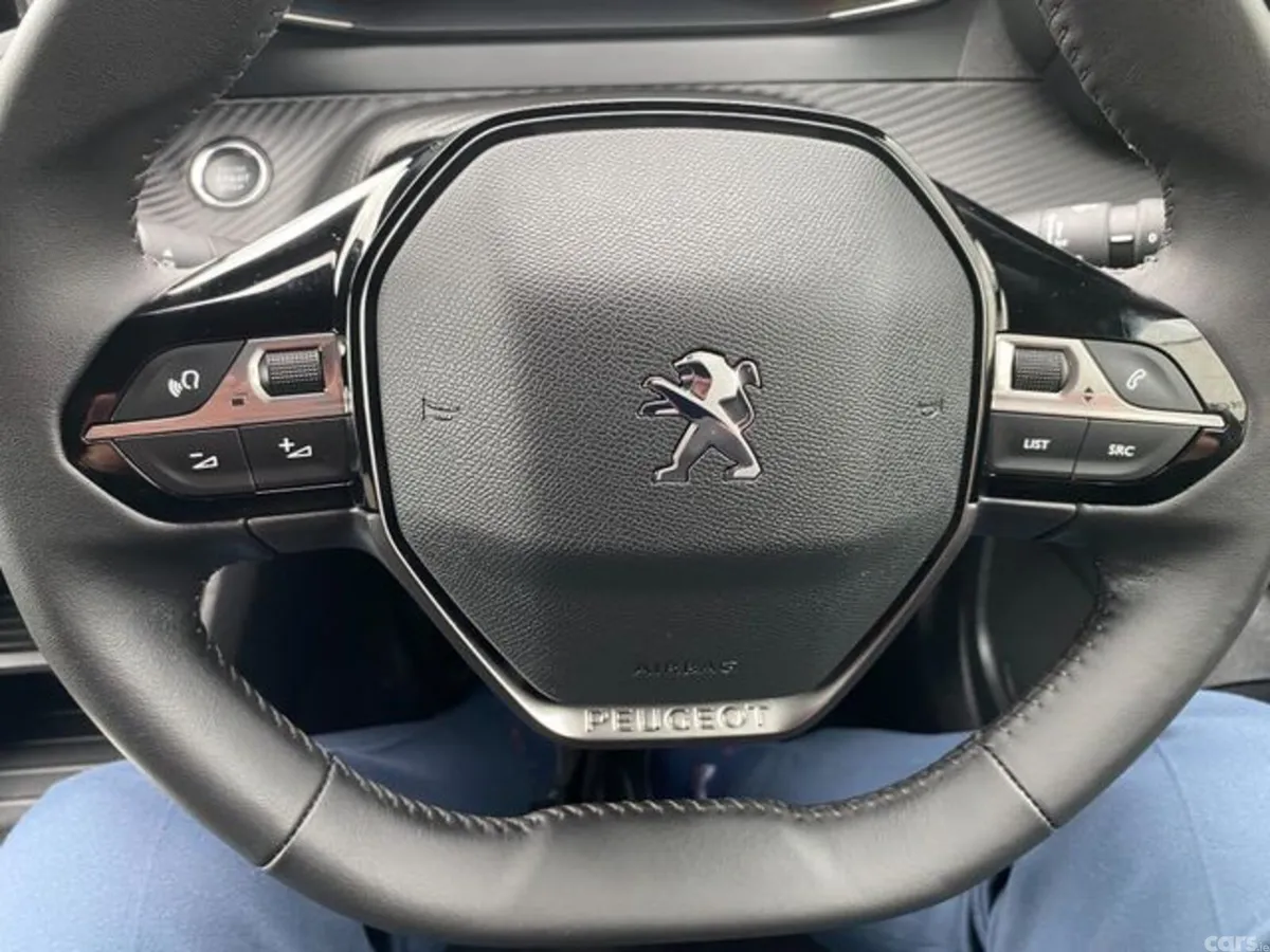 Peugeot 2008 Hatchback, Electric, 2023, Grey