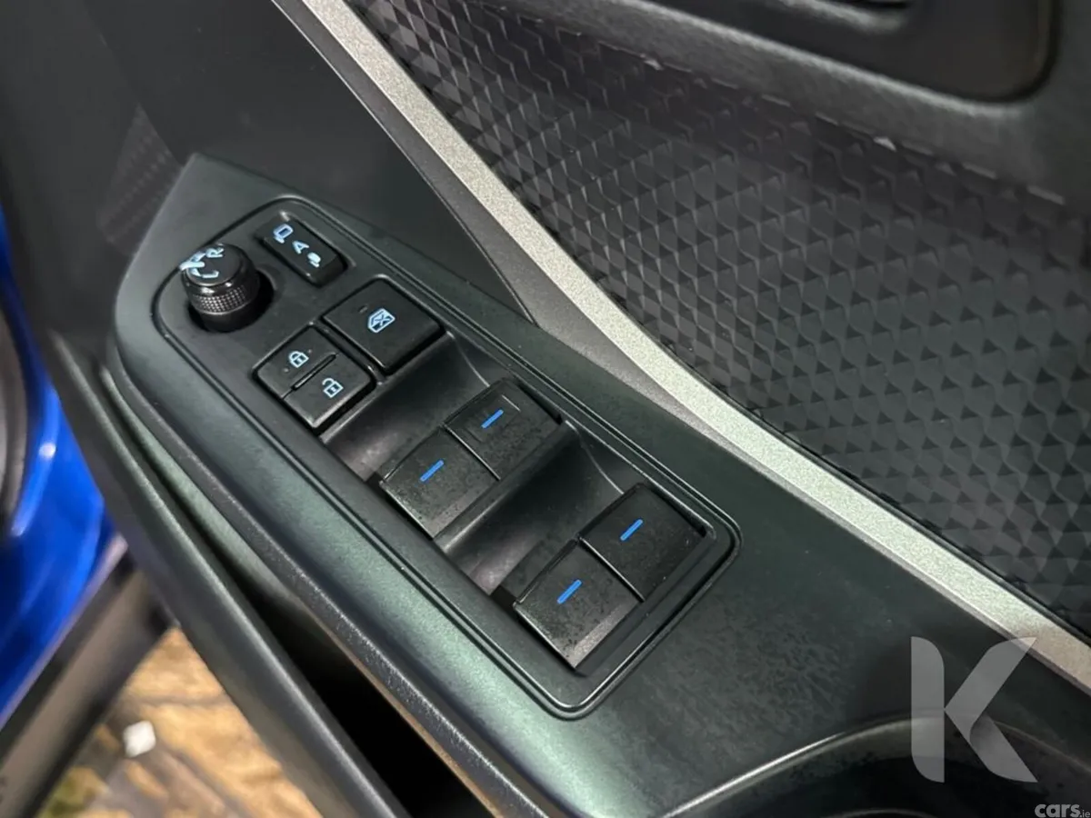 Toyota C-HR SUV, Petrol Hybrid, 2021, Blue