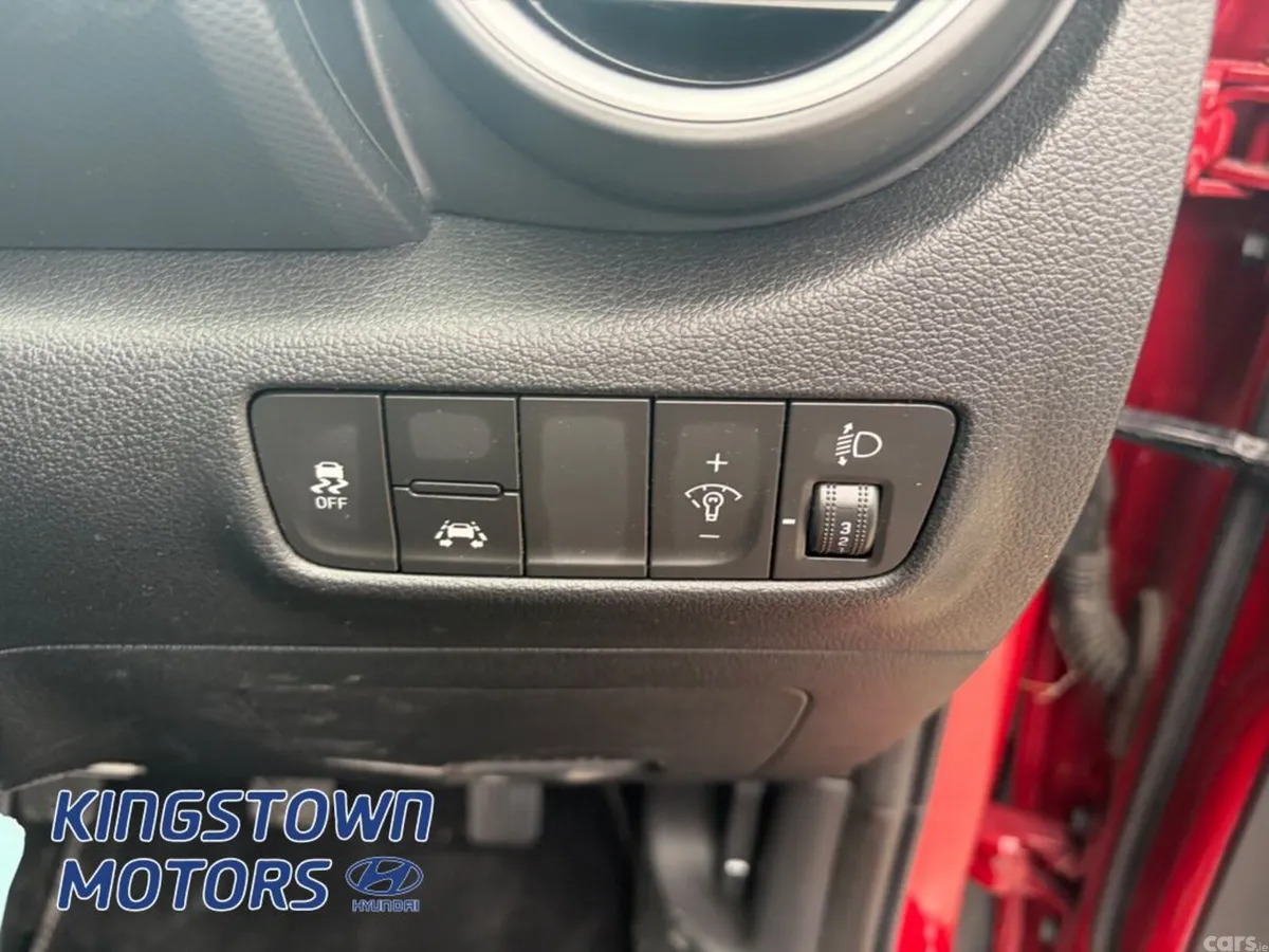 Hyundai KONA MPV, Petrol, 2019, Red
