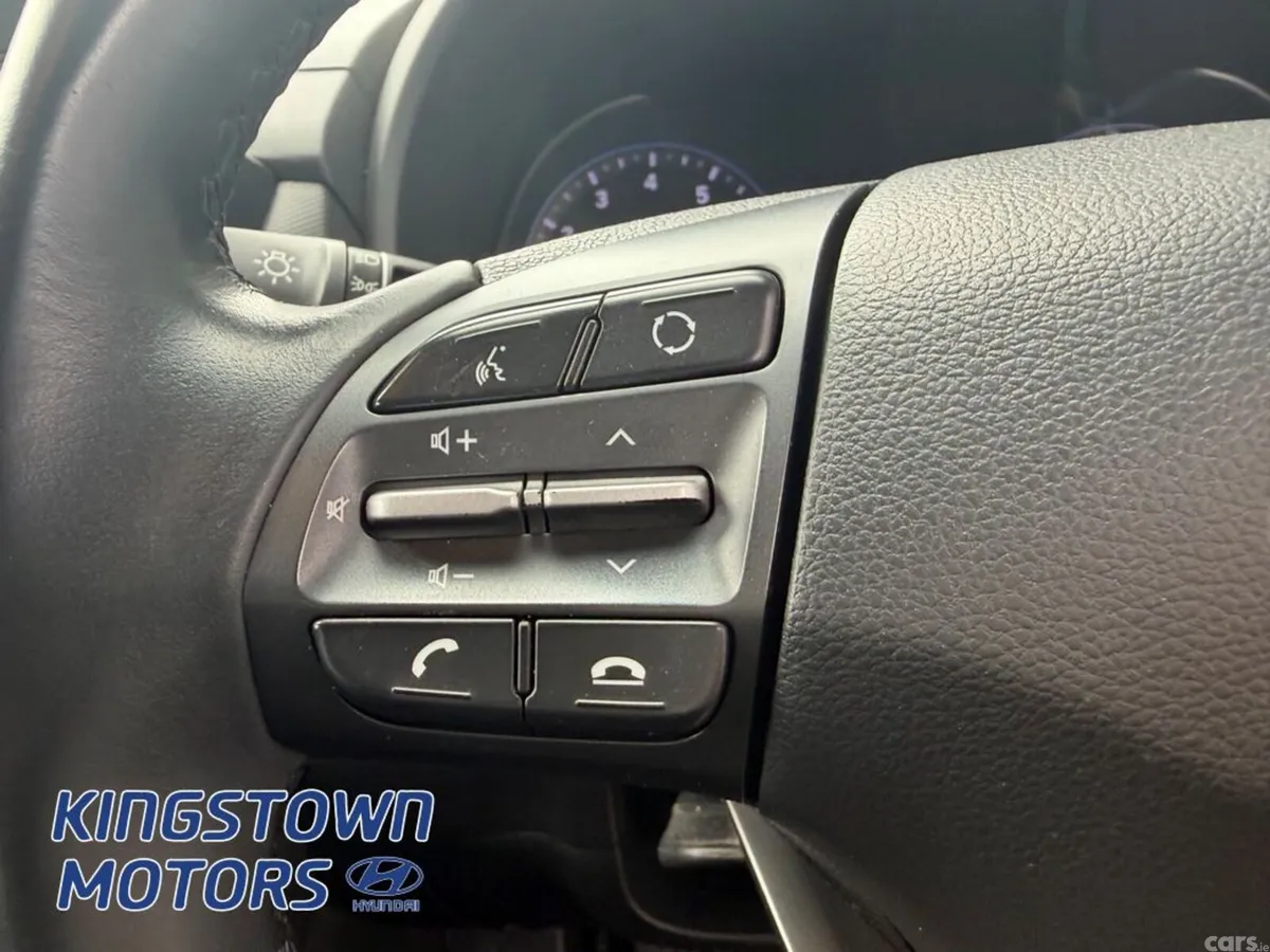 Hyundai KONA MPV, Petrol, 2019, Red