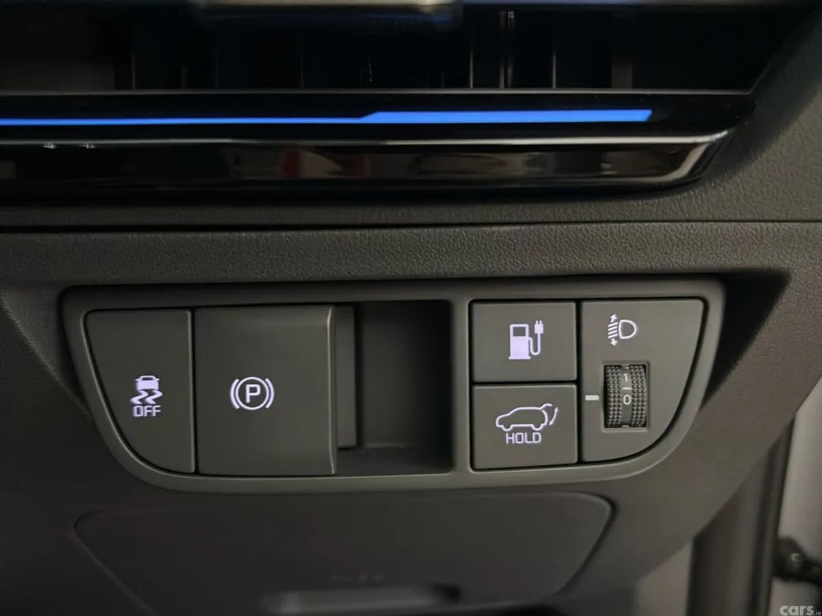 Kia EV6 MPV, Electric, 2025, Grey