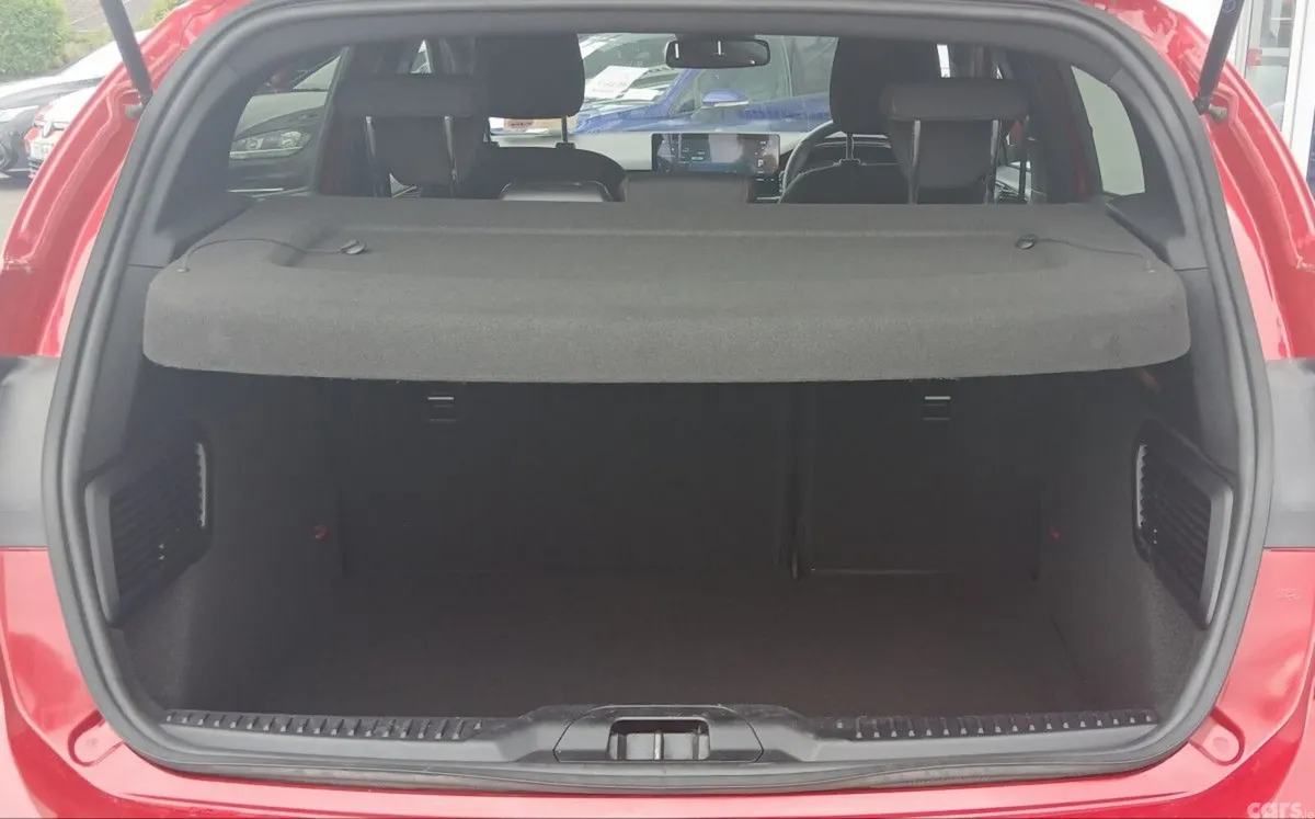 Ford Focus Hatchback, Petrol, 2023, Red