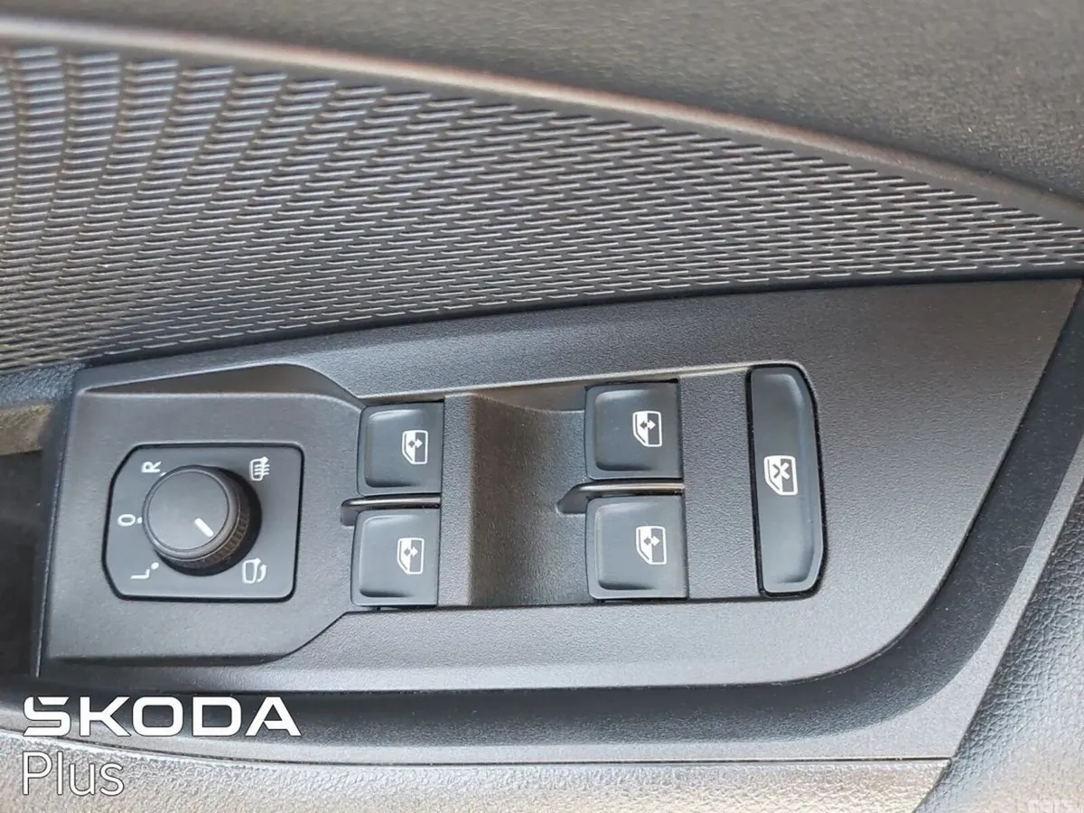 Skoda Octavia Saloon, Diesel, 2024, Black
