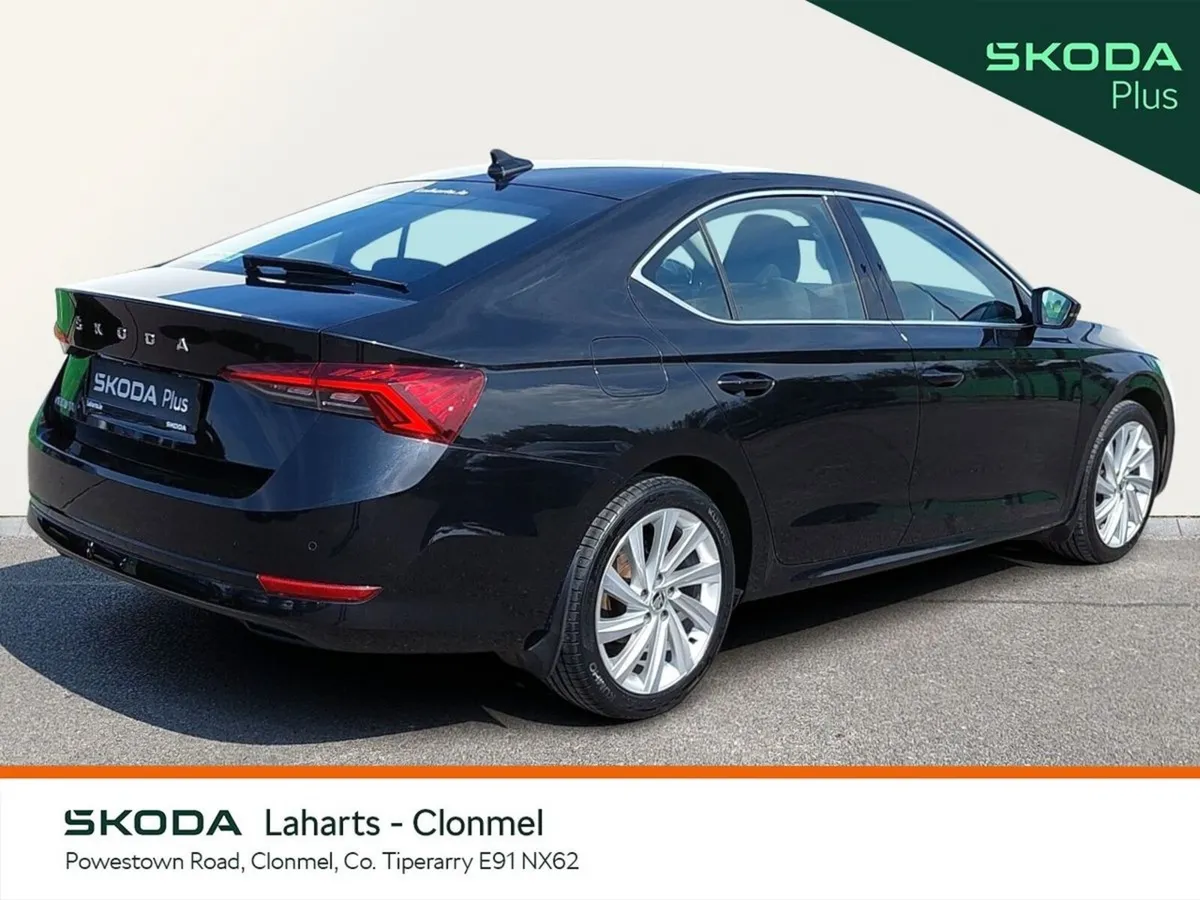 Skoda Octavia Saloon, Diesel, 2024, Black