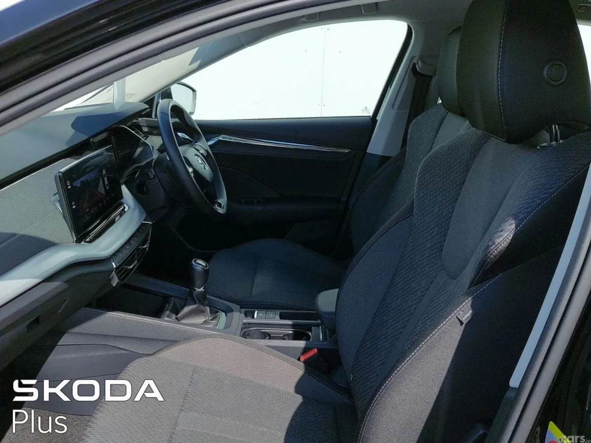 Skoda Octavia Saloon, Diesel, 2024, Black